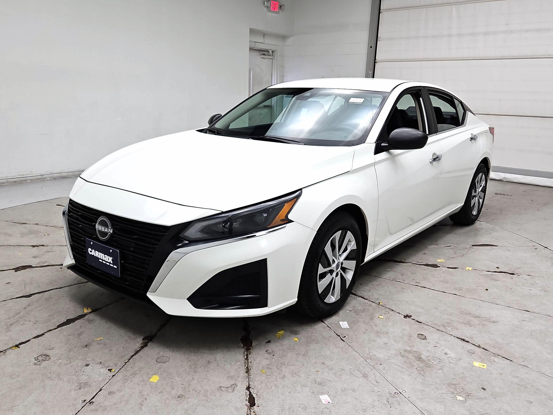 Thumbnail: 2024 Nissan Altima - 3