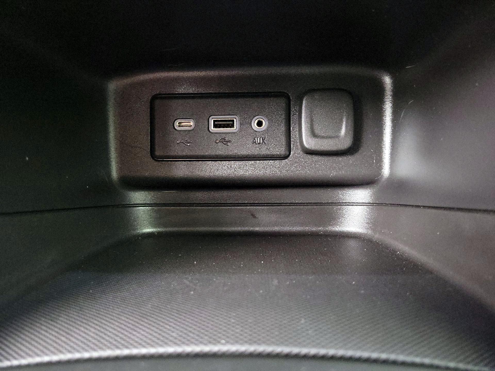 Thumbnail: 2022 Chevrolet Equinox - 18