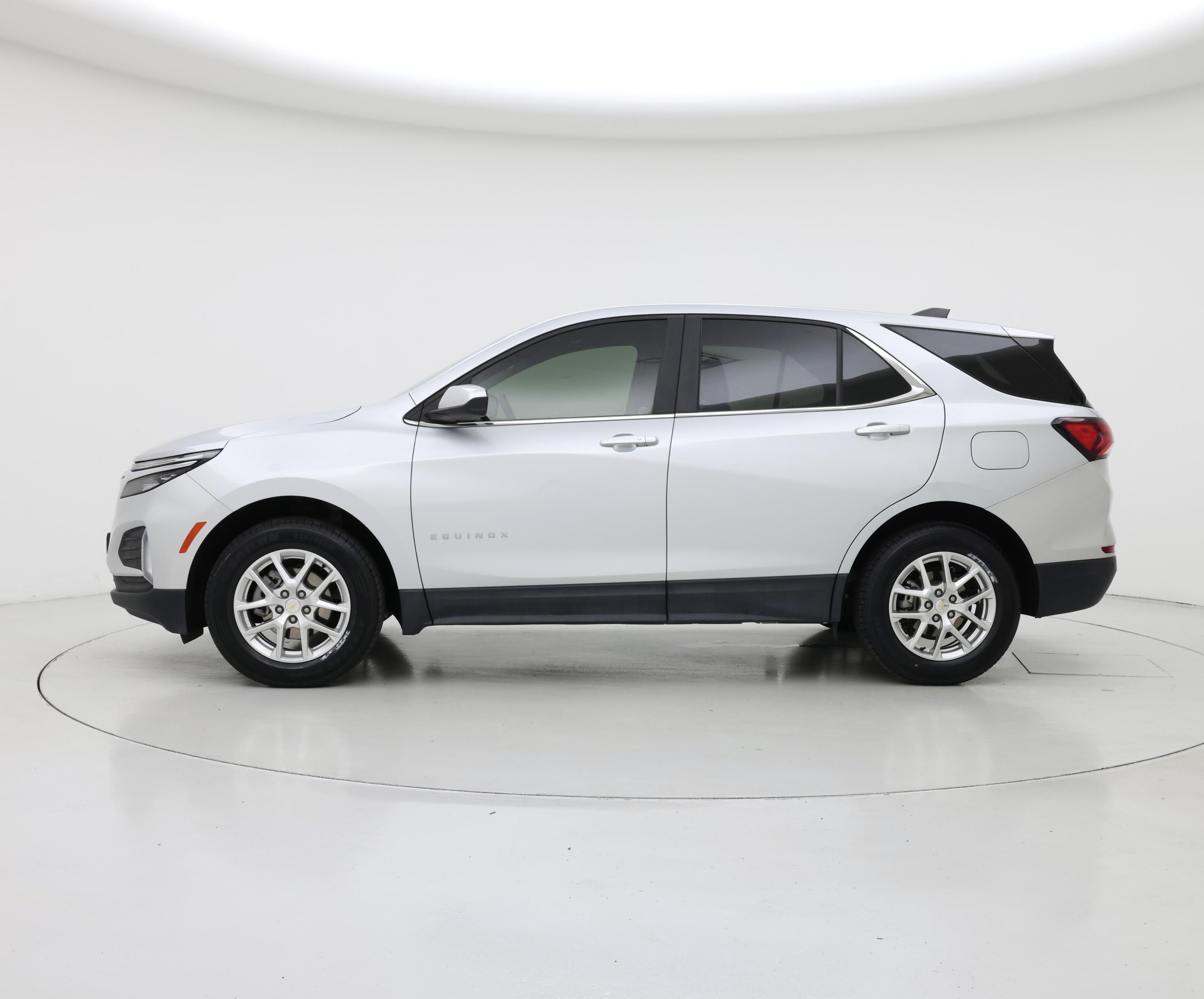 Thumbnail: 2022 Chevrolet Equinox - 3