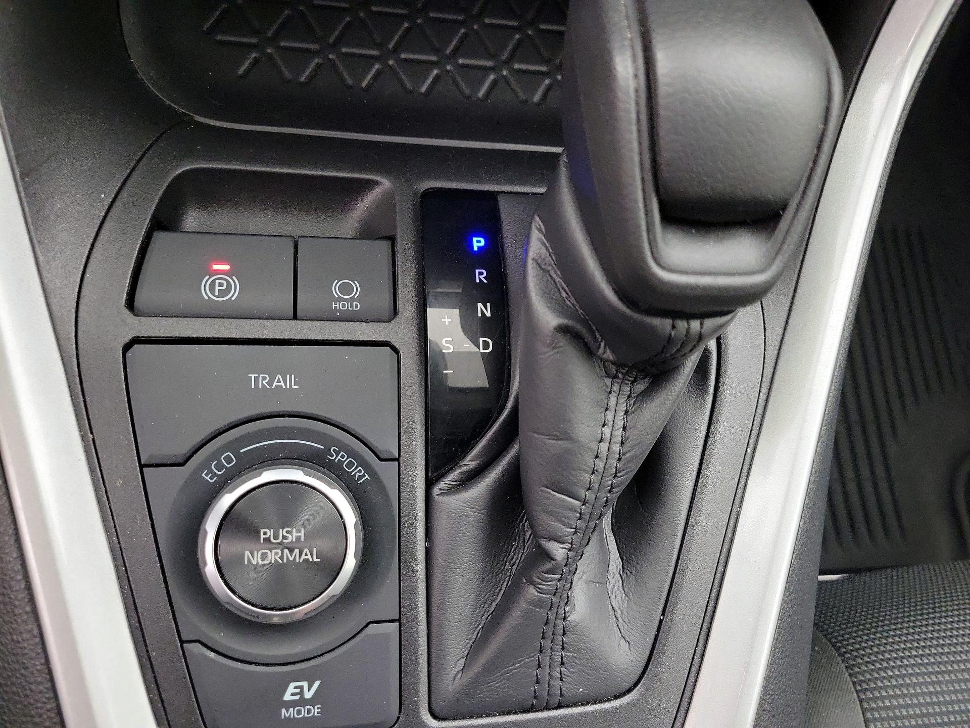 Thumbnail: 2024 Toyota RAV4 - 17