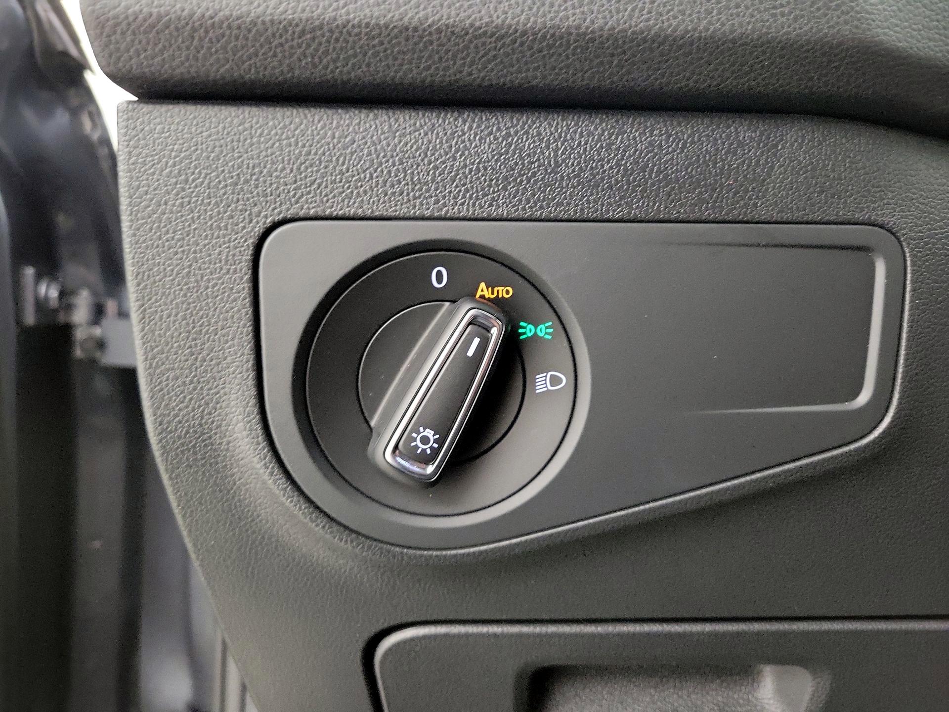 Thumbnail: 2022 Volkswagen Tiguan - 13