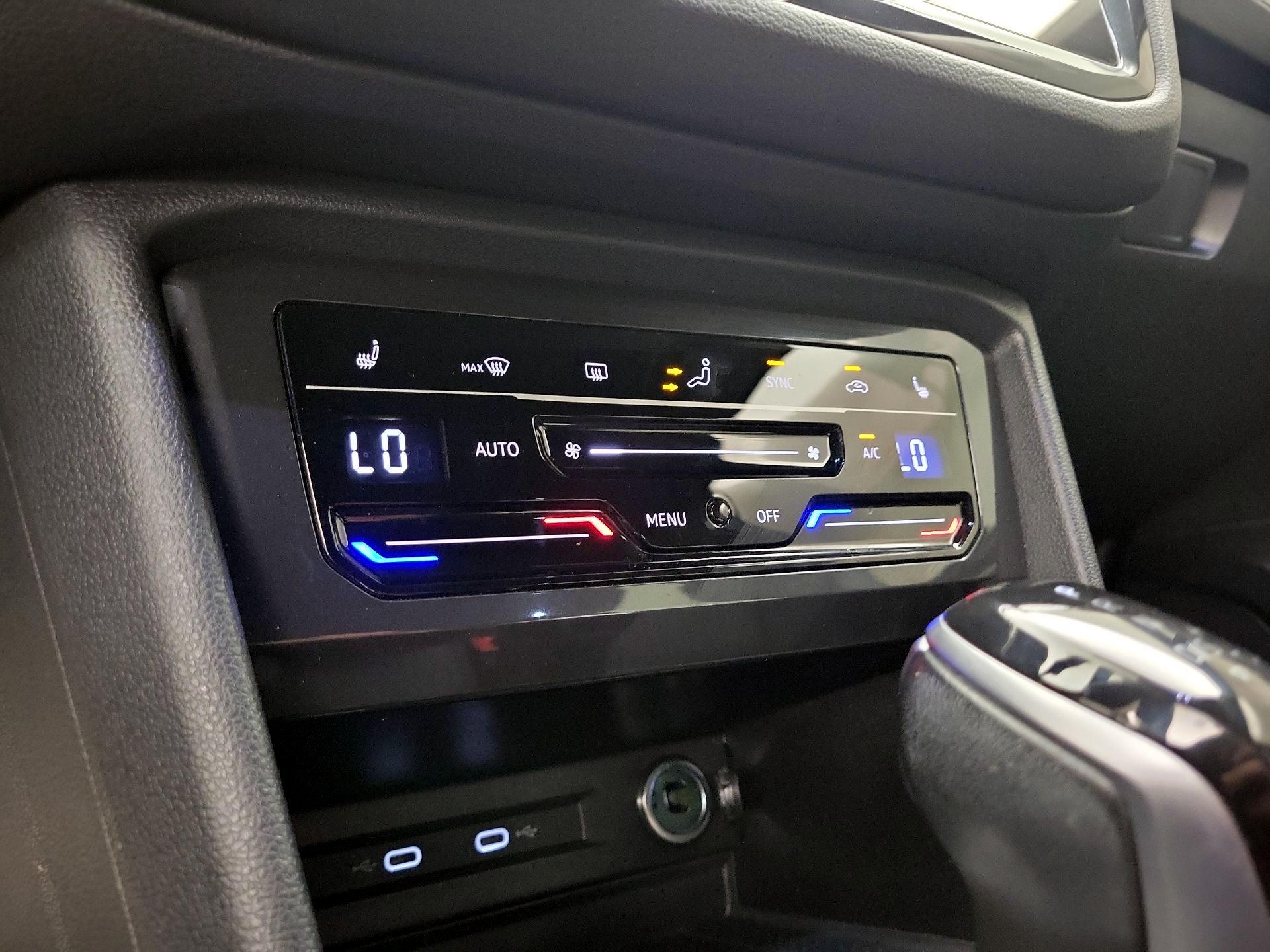 Thumbnail: 2022 Volkswagen Tiguan - 16