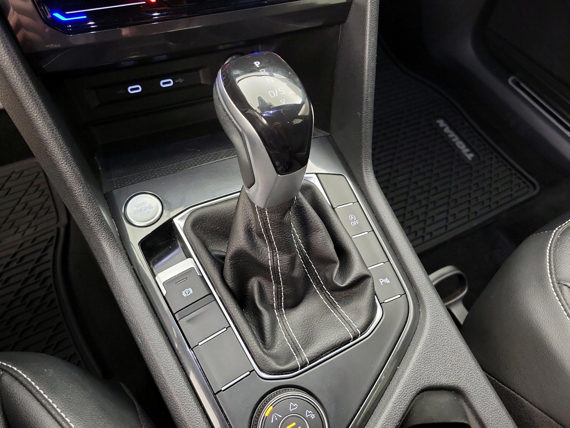 Thumbnail: 2022 Volkswagen Tiguan - 17