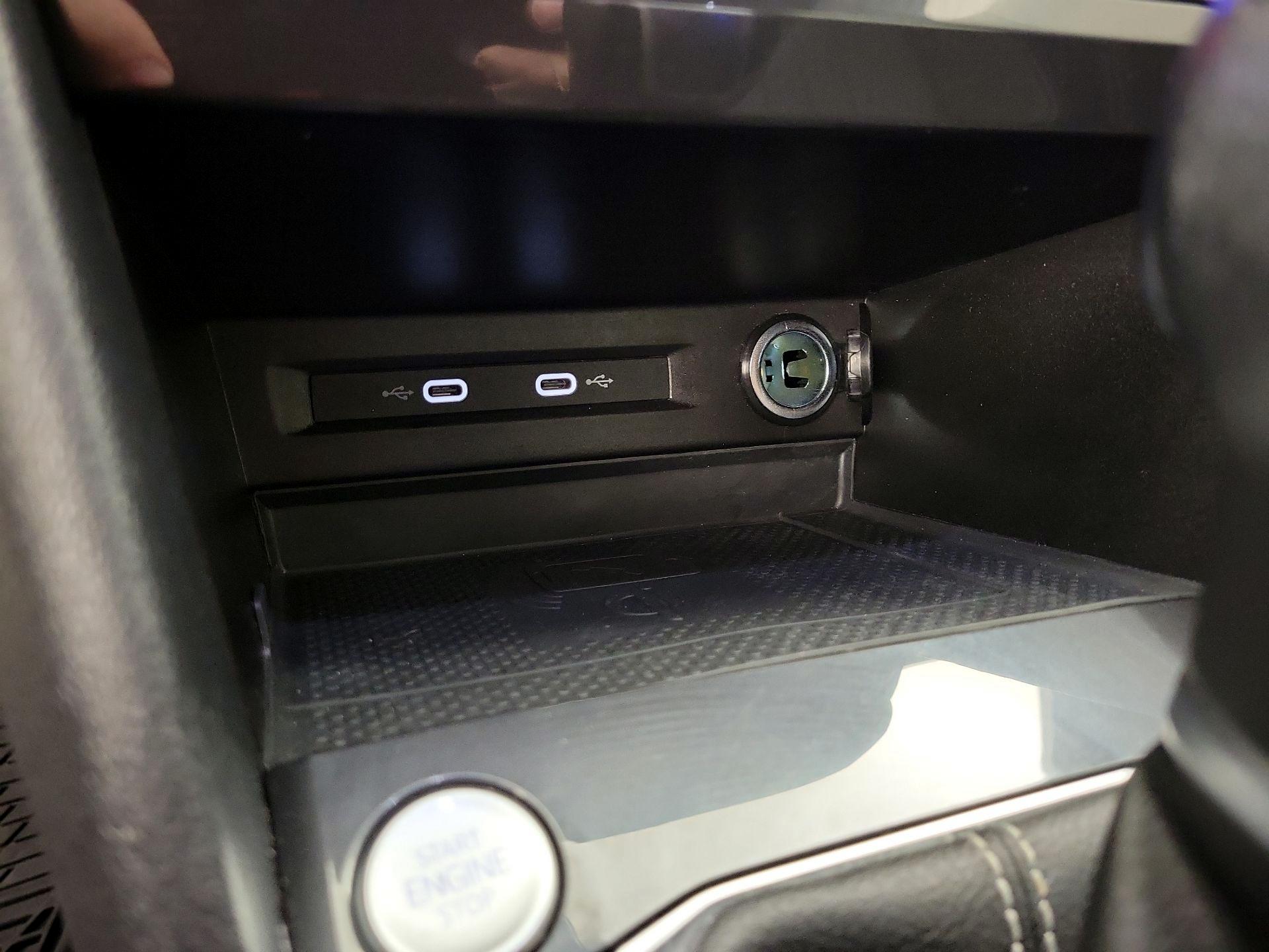 Thumbnail: 2022 Volkswagen Tiguan - 18