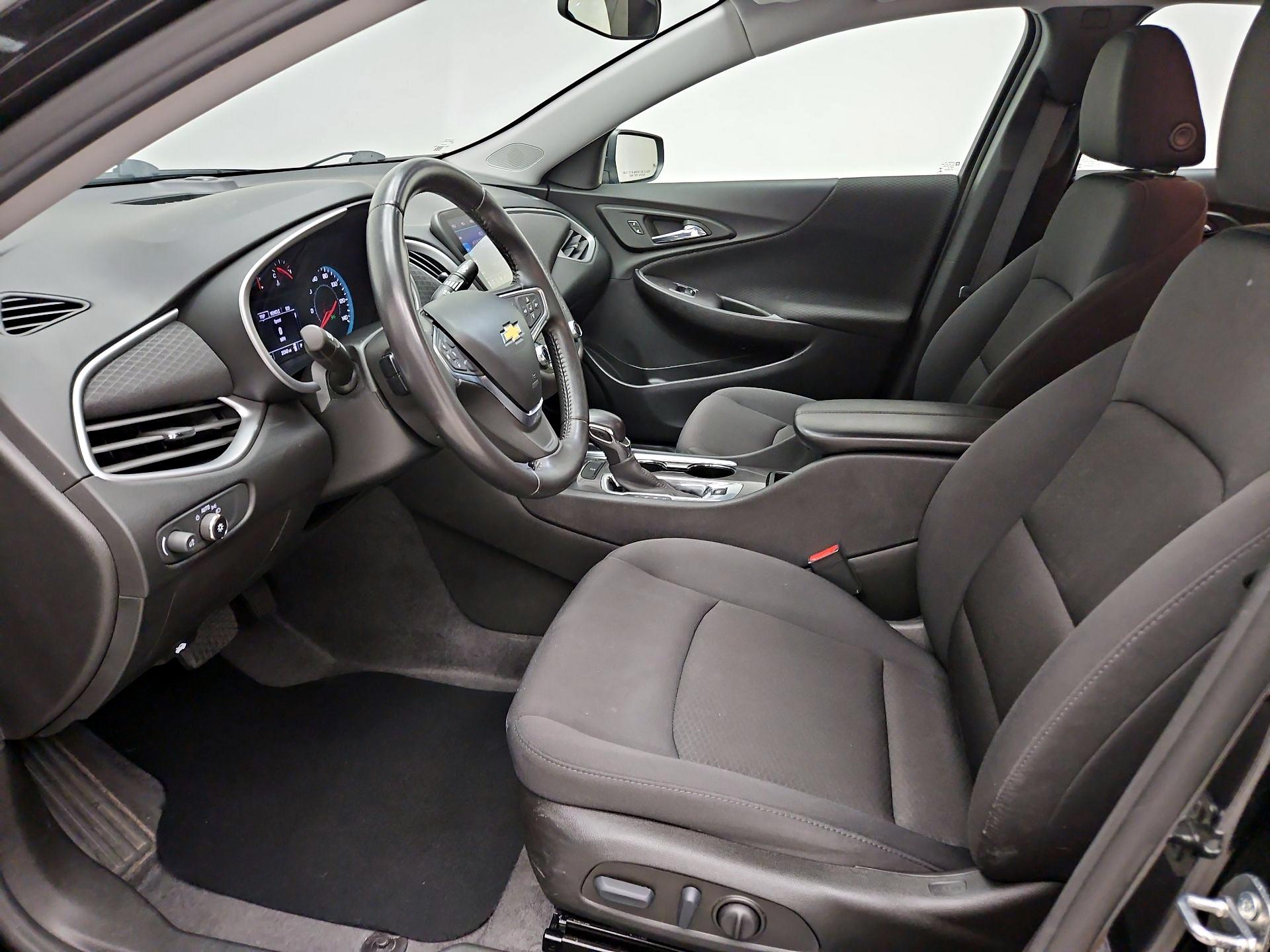 Thumbnail: 2022 Chevrolet Malibu - 11