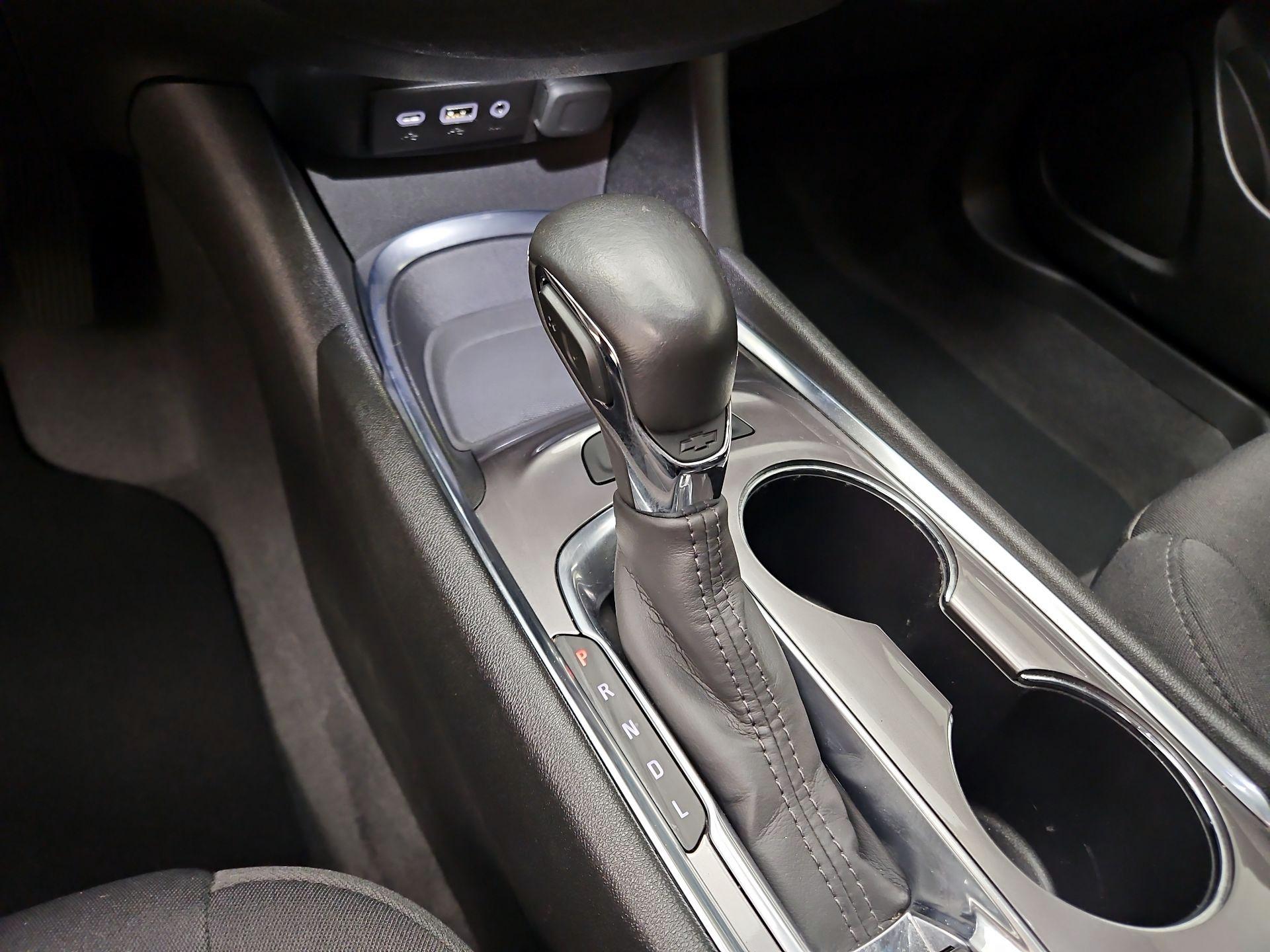 Thumbnail: 2022 Chevrolet Malibu - 17