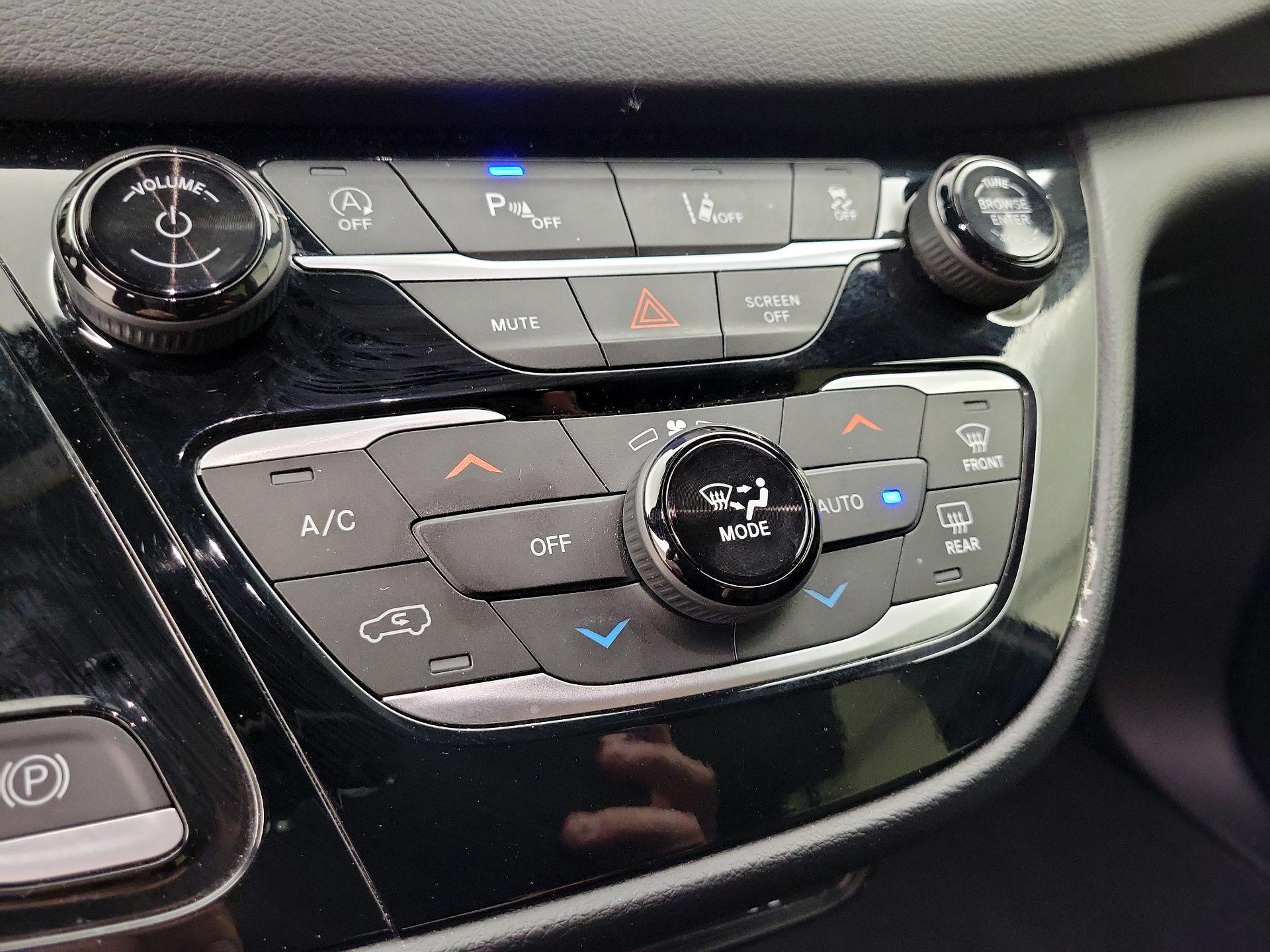 Thumbnail: 2025 Chrysler Pacifica - 16