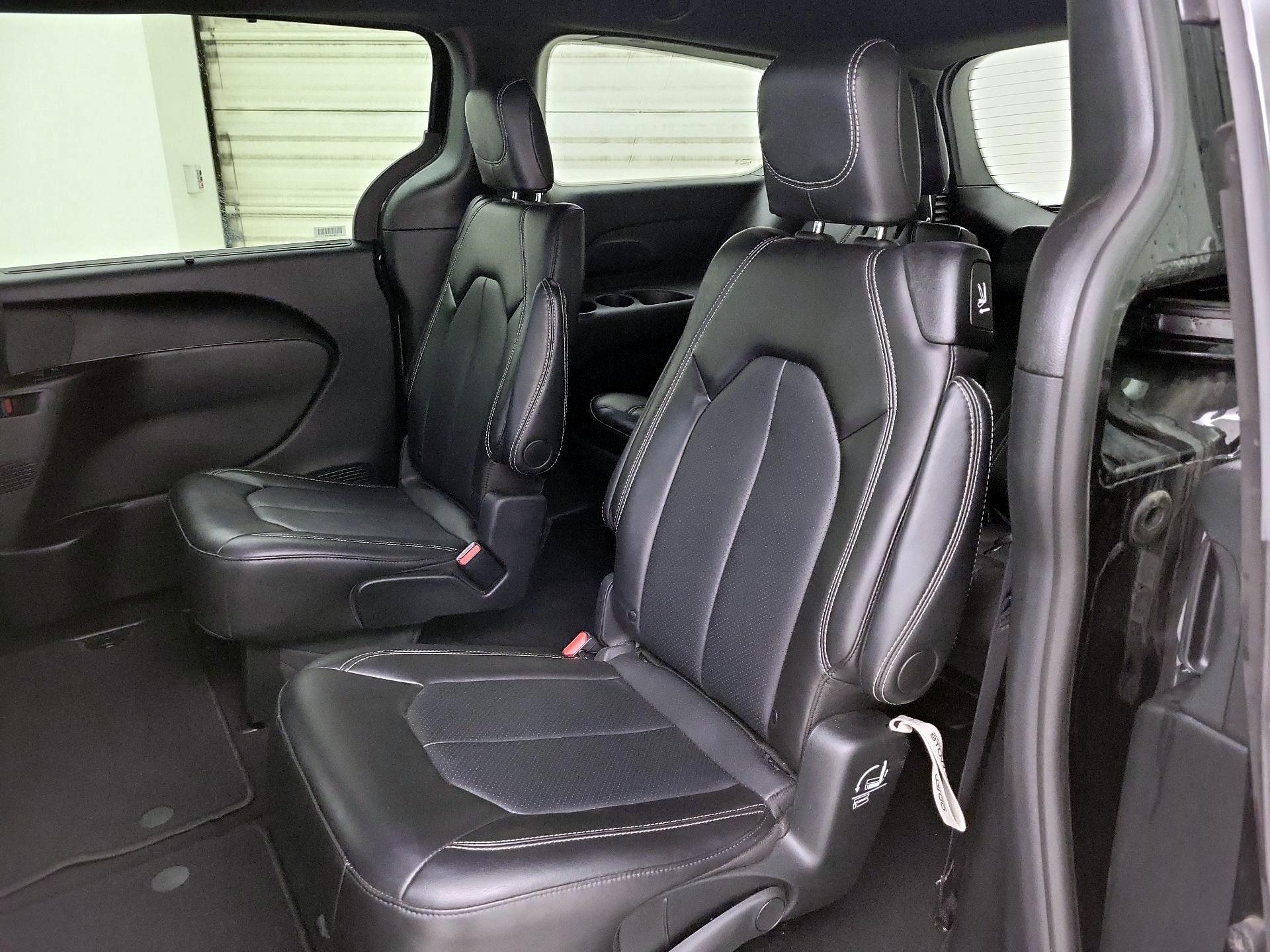 Thumbnail: 2025 Chrysler Pacifica - 19