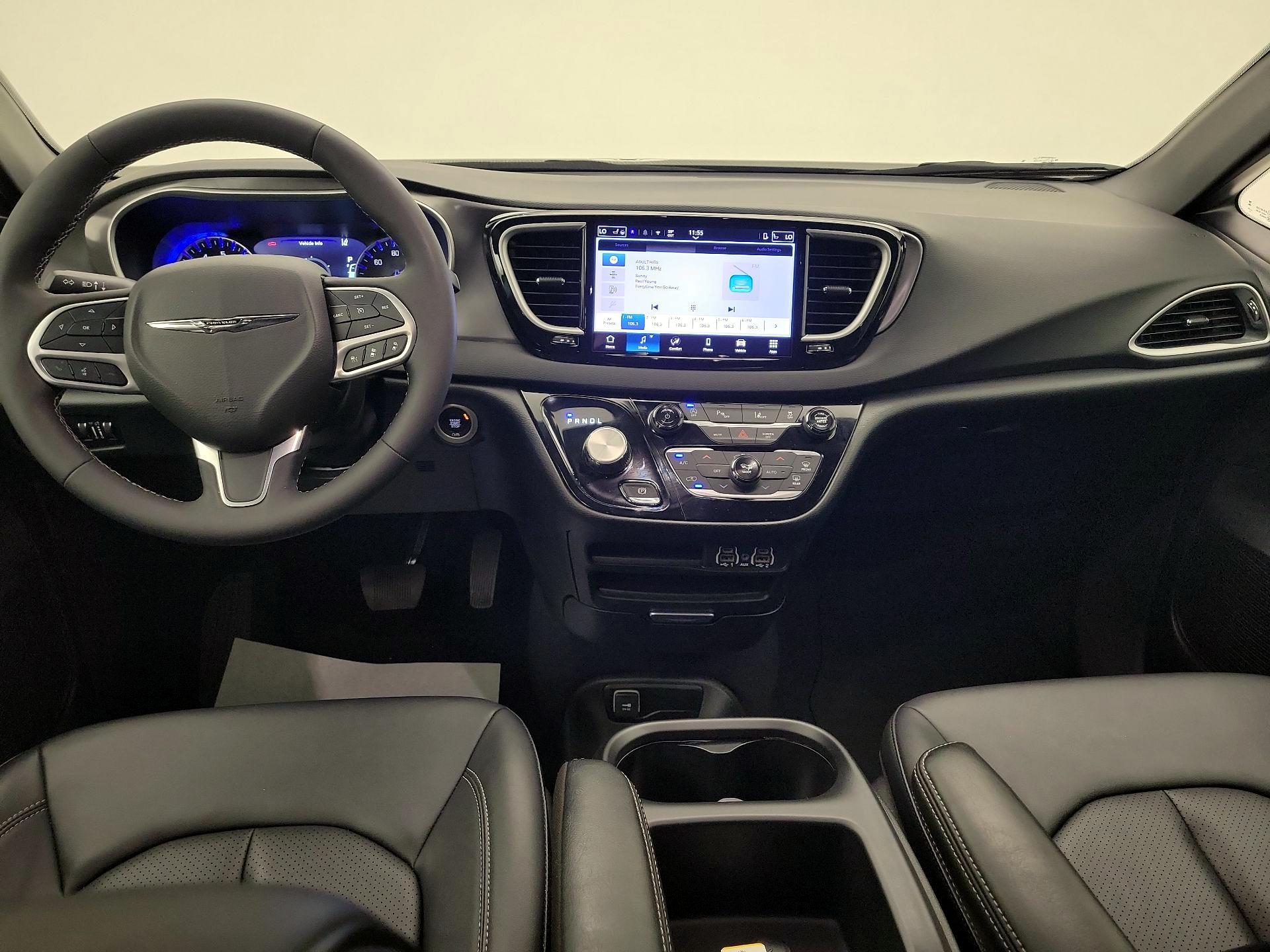 Thumbnail: 2025 Chrysler Pacifica - 9