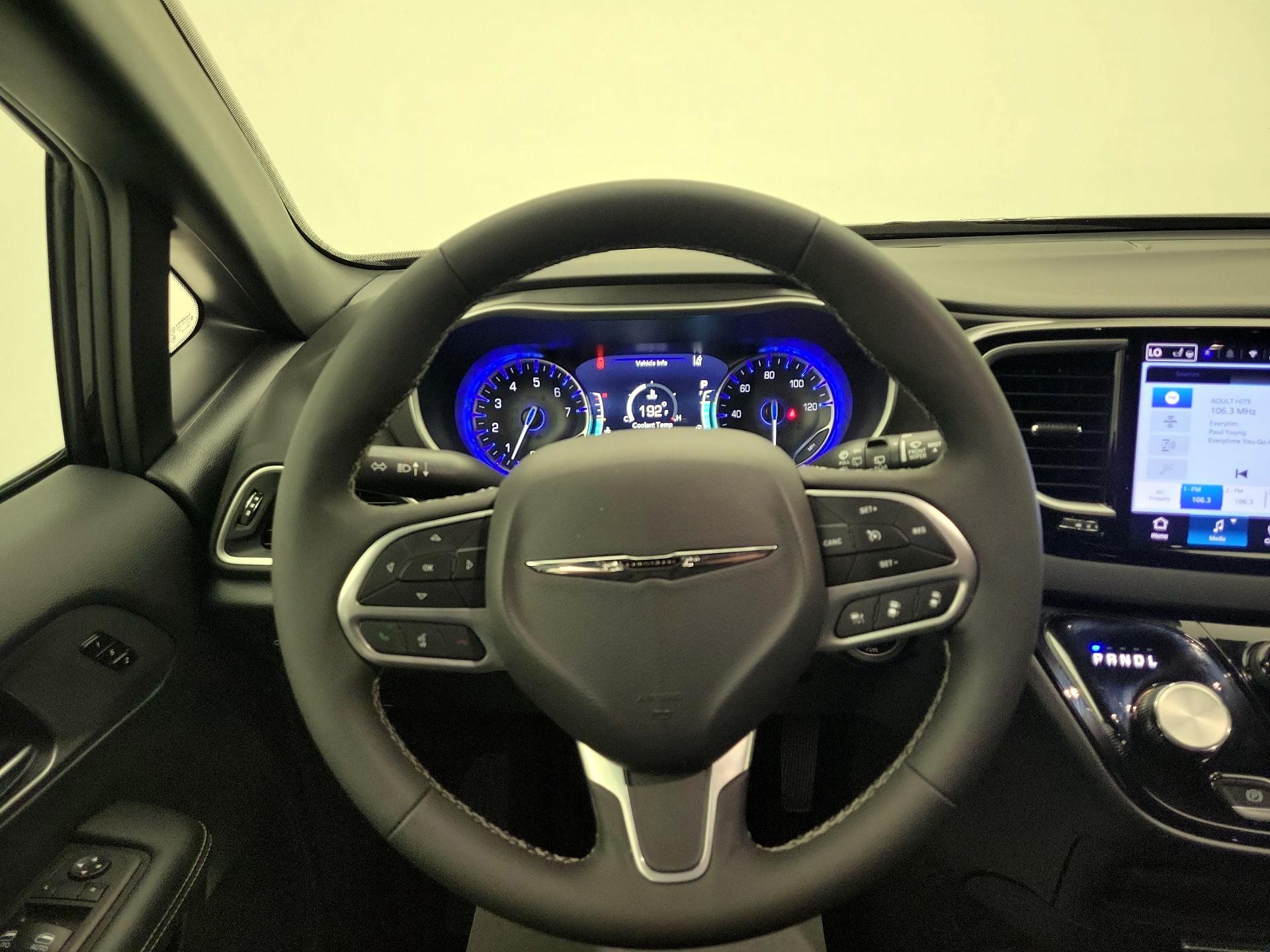 Thumbnail: 2025 Chrysler Pacifica - 10