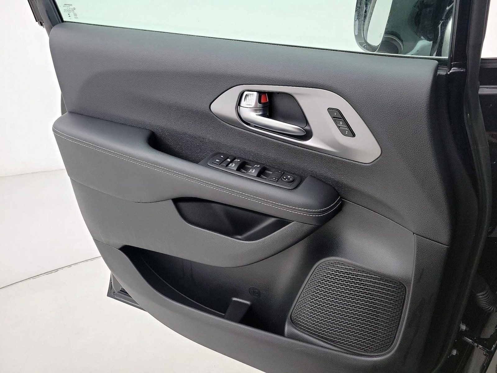 2025 Chrysler Pacifica Select - Photo 13
