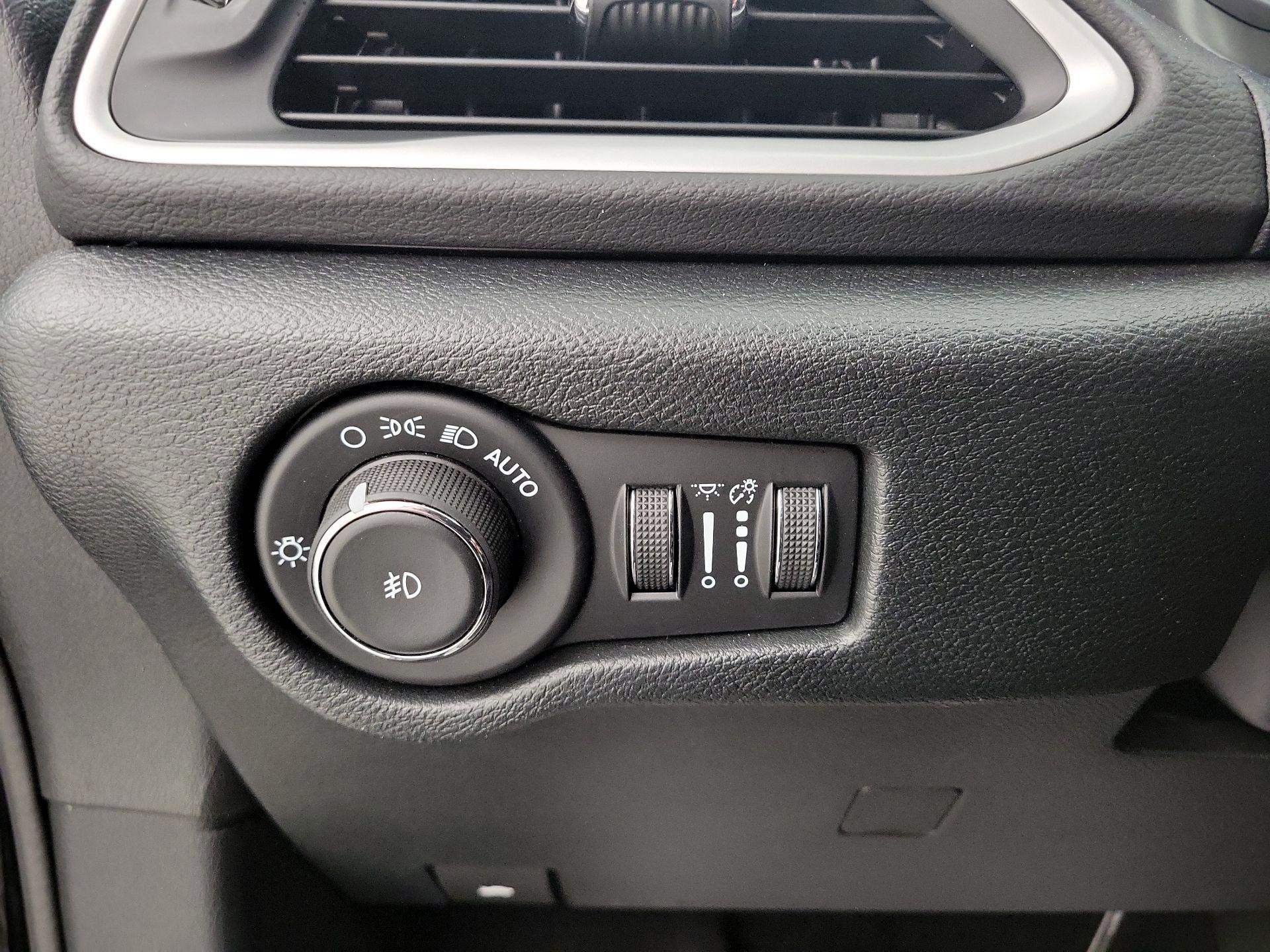 Thumbnail: 2025 Chrysler Pacifica - 13