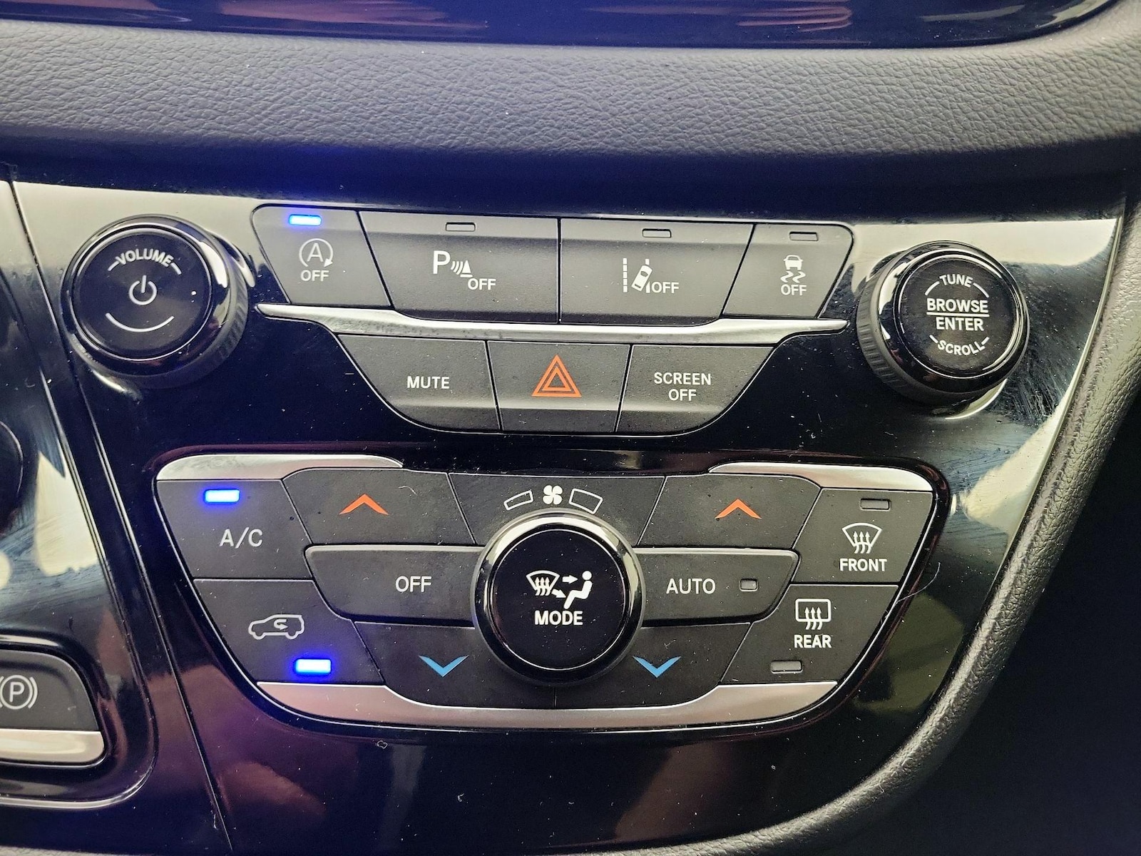 2025 Chrysler Pacifica Select - Photo 17