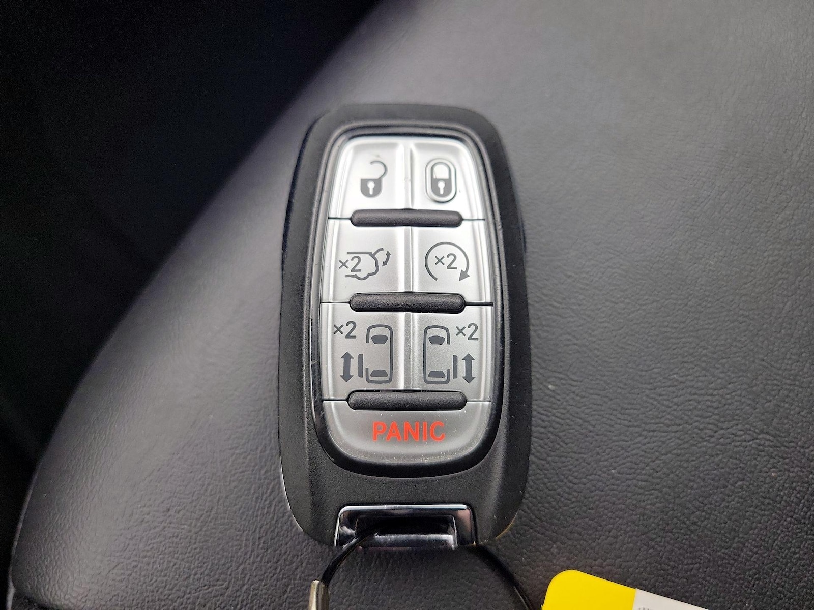 2025 Chrysler Pacifica Select - Photo 25