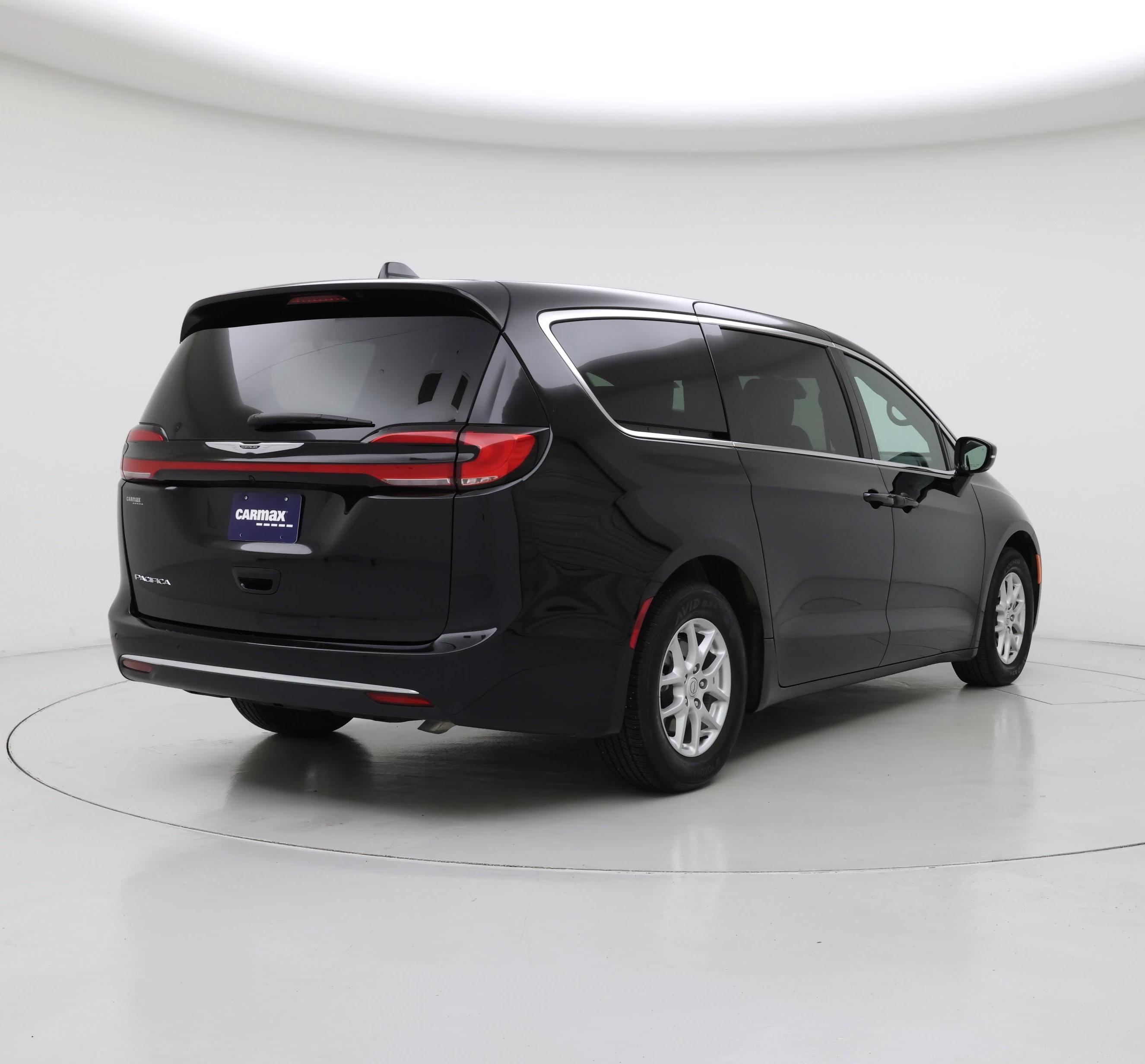 Thumbnail: 2025 Chrysler Pacifica - 8