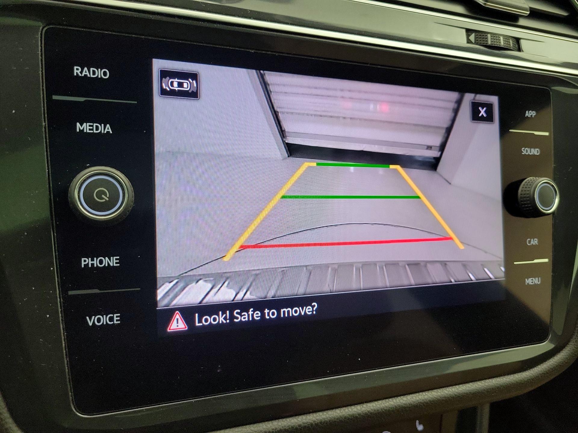 Thumbnail: 2022 Volkswagen Tiguan - 14