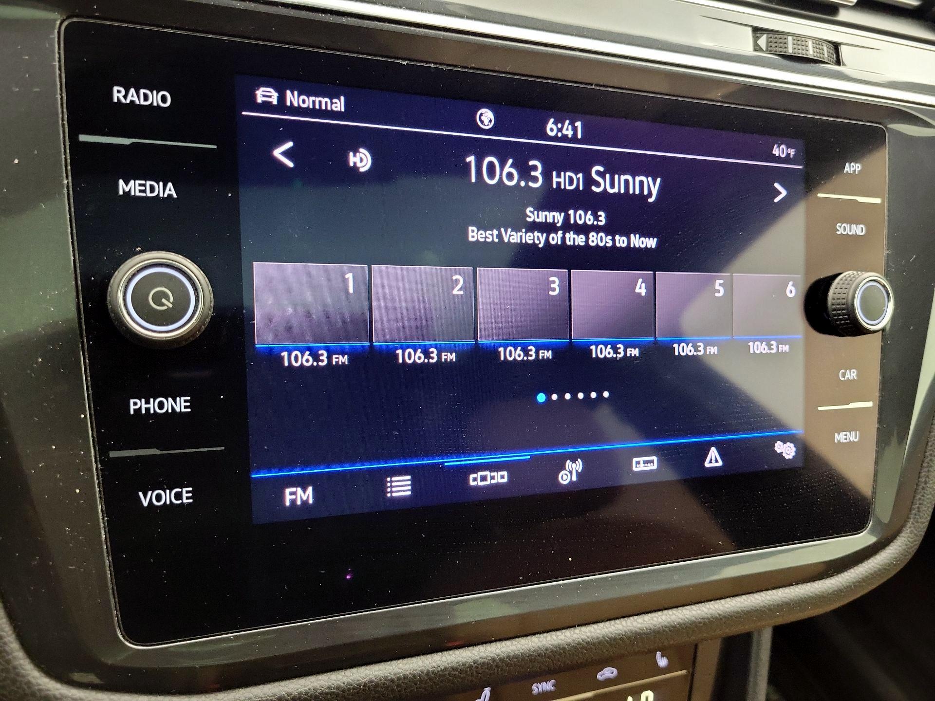 Thumbnail: 2022 Volkswagen Tiguan - 15