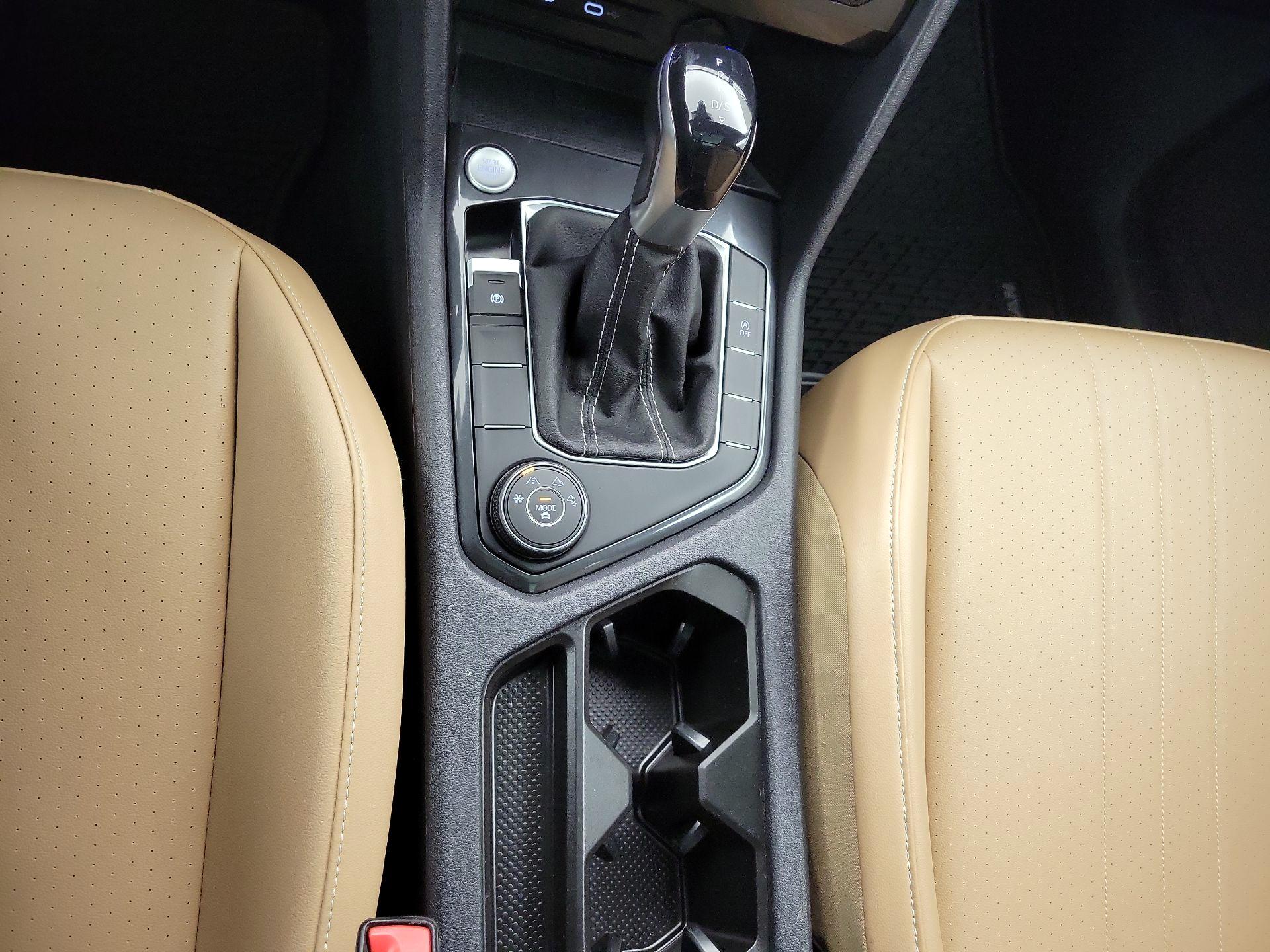 Thumbnail: 2022 Volkswagen Tiguan - 17