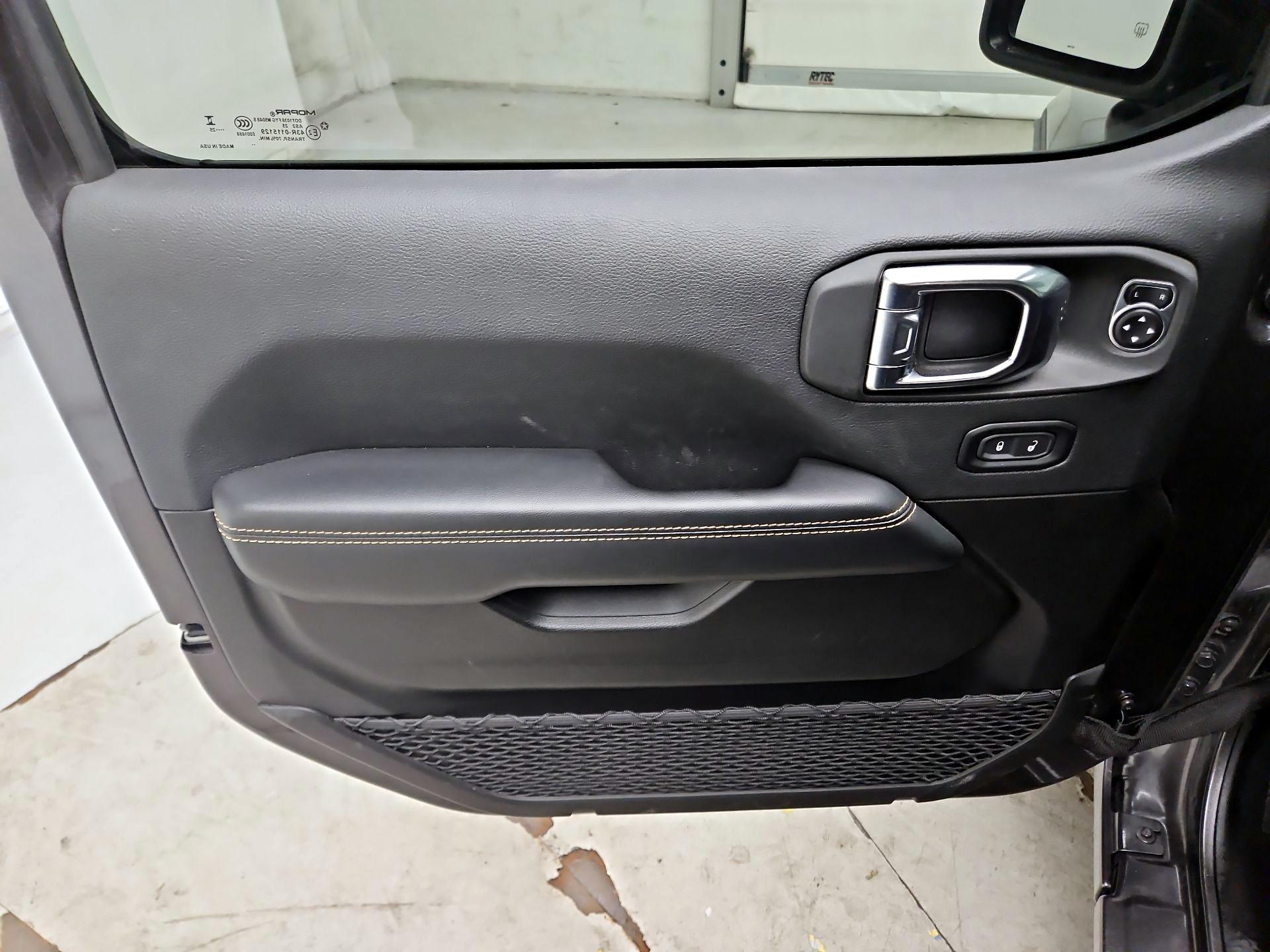 Thumbnail: 2025 Jeep Wrangler - 10