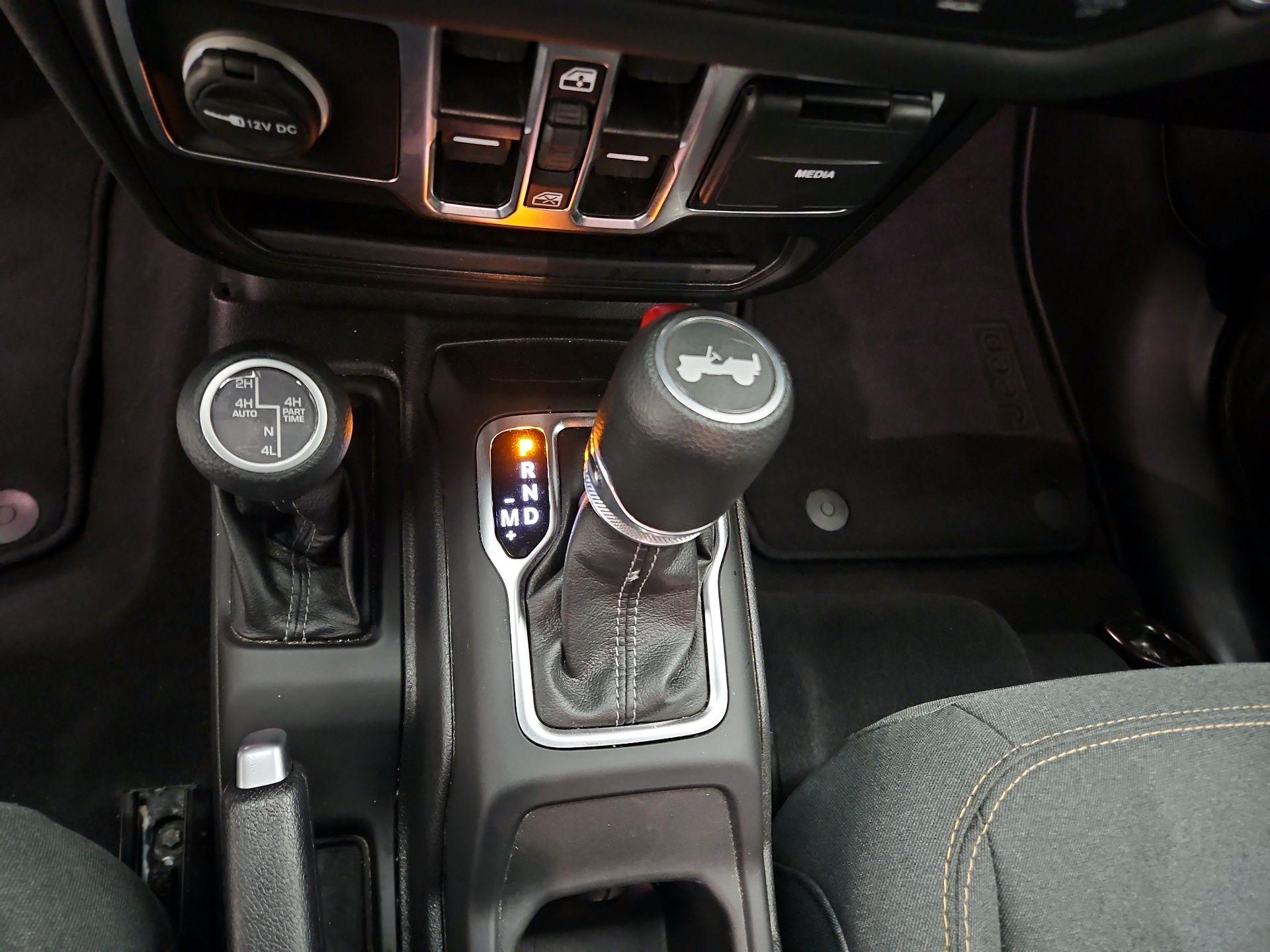 Thumbnail: 2025 Jeep Wrangler - 15