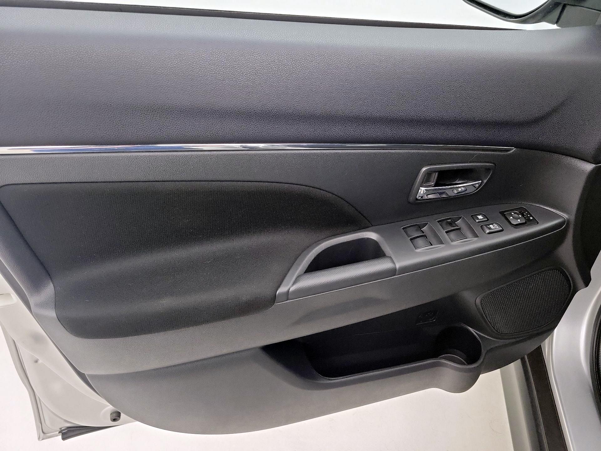 Thumbnail: 2025 Mitsubishi Outlander Sport - 12