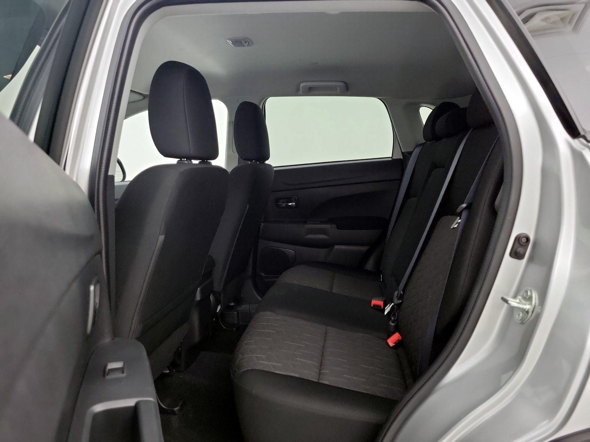 Thumbnail: 2025 Mitsubishi Outlander Sport - 19