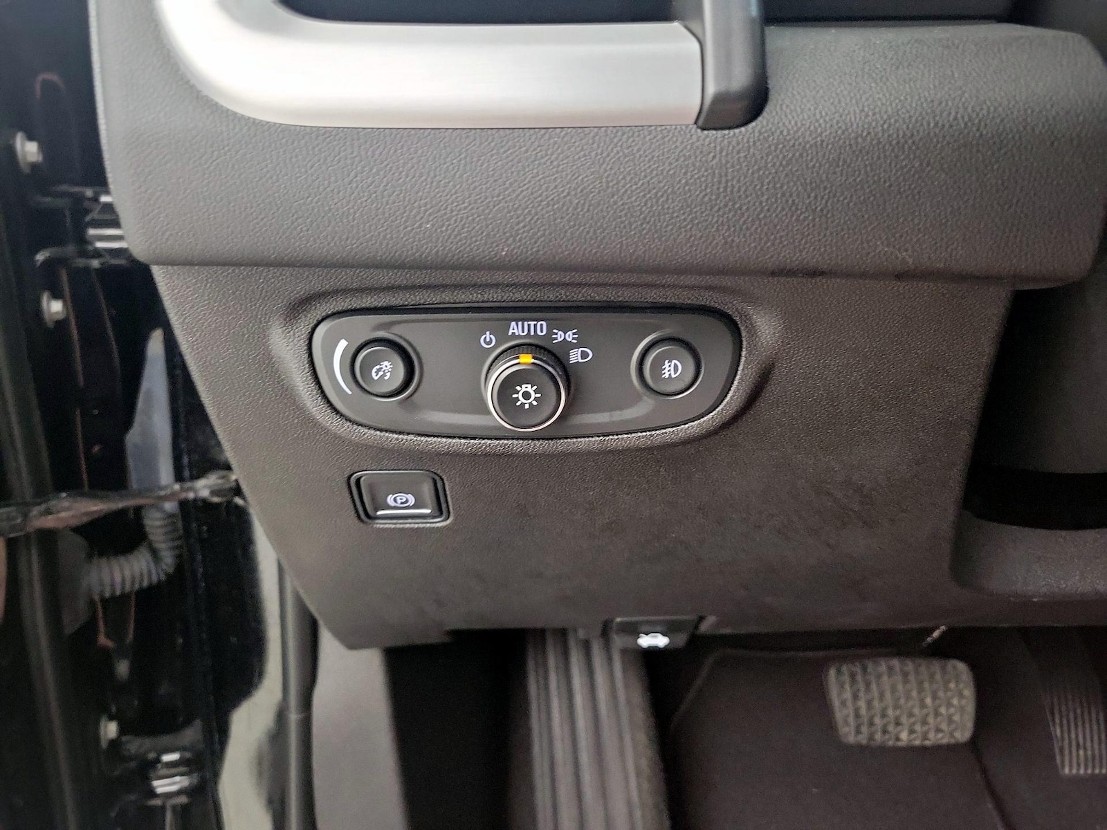 2023 GMC Terrain SLT - Photo 14