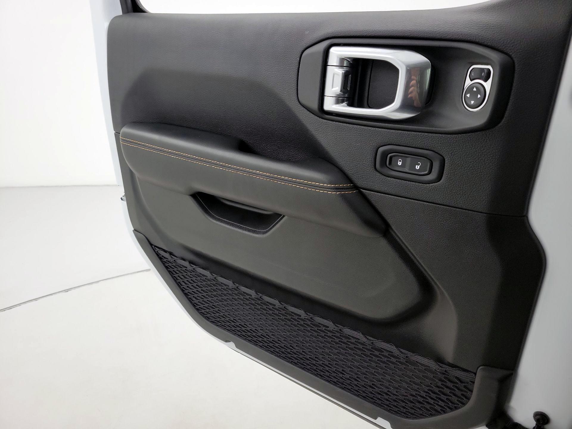 Thumbnail: 2025 Jeep Wrangler - 12