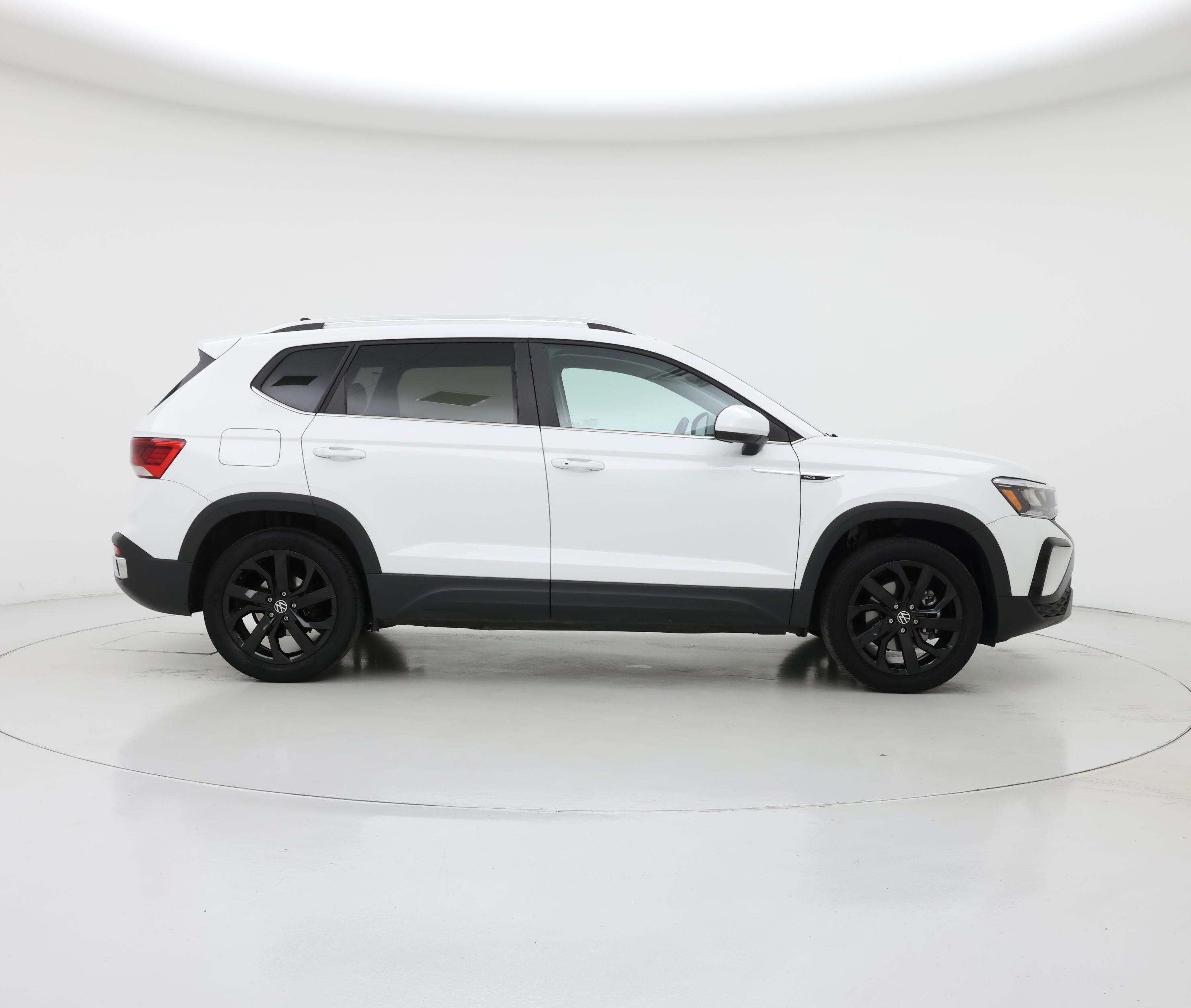 Thumbnail: 2023 Volkswagen Taos - 7