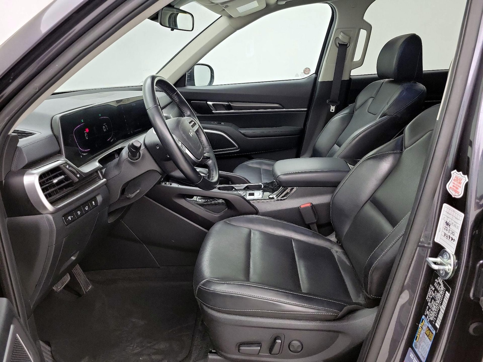 2025 Kia Telluride S - Photo 12