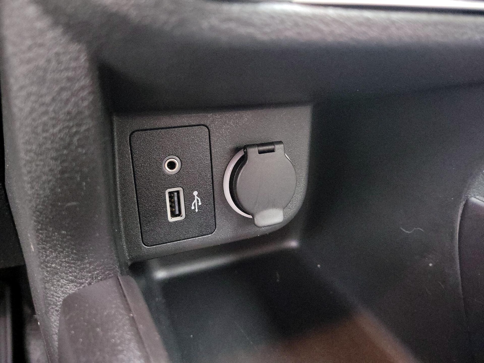 2023 Nissan Kicks S - Photo 19