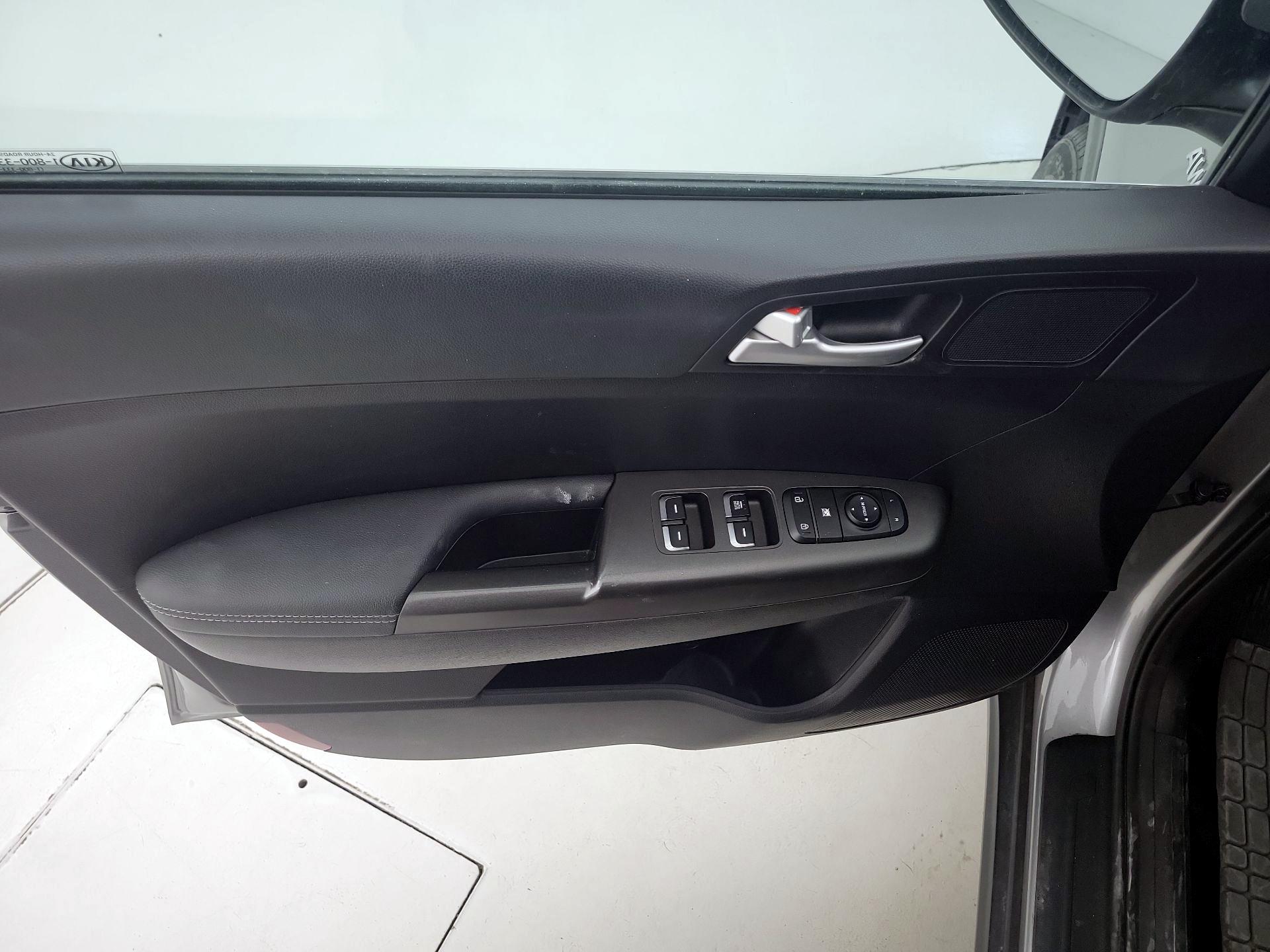 Thumbnail: 2021 Kia Sportage - 12