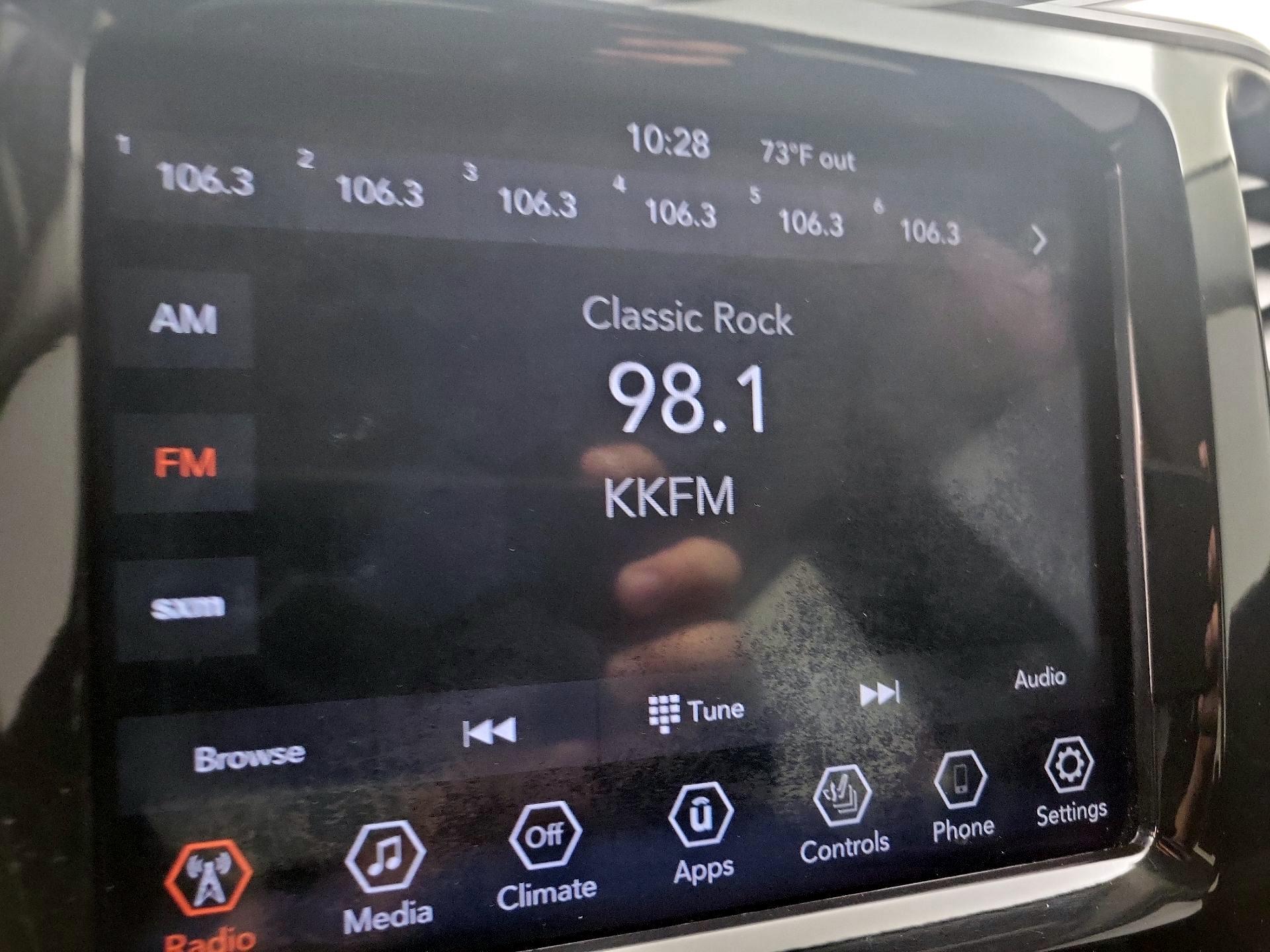 Thumbnail: 2019 Jeep Cherokee - 15