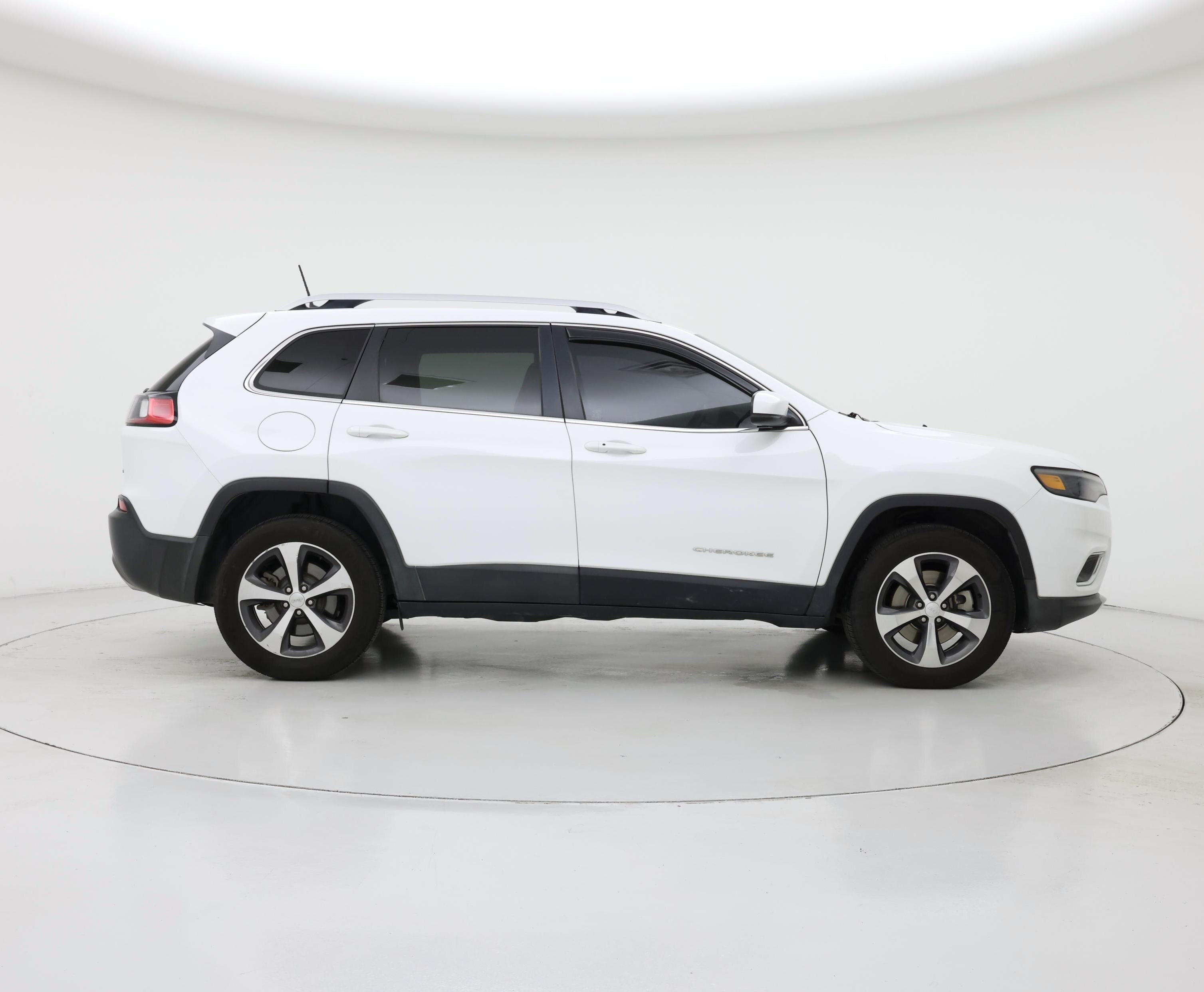 Thumbnail: 2019 Jeep Cherokee - 7