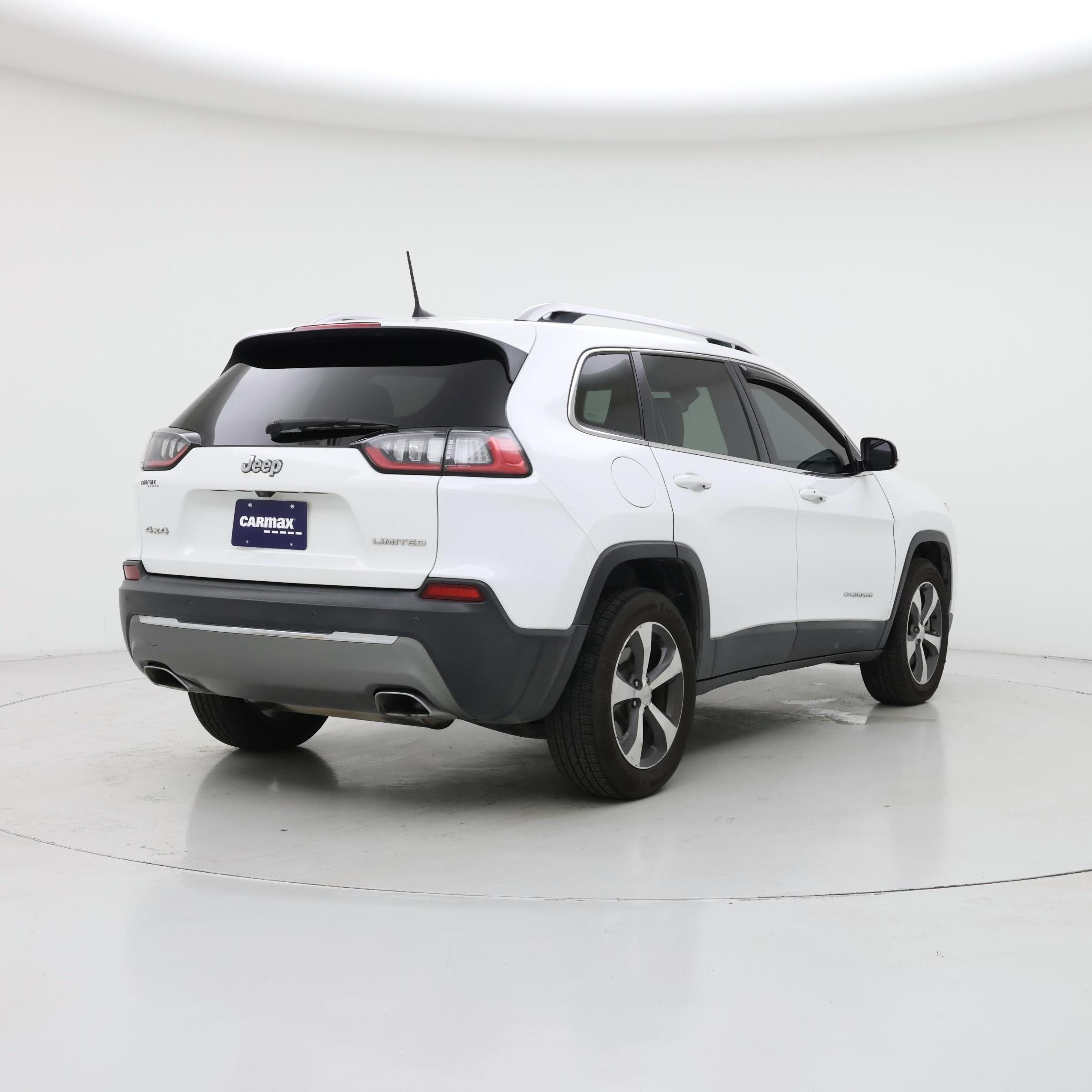 Thumbnail: 2019 Jeep Cherokee - 8