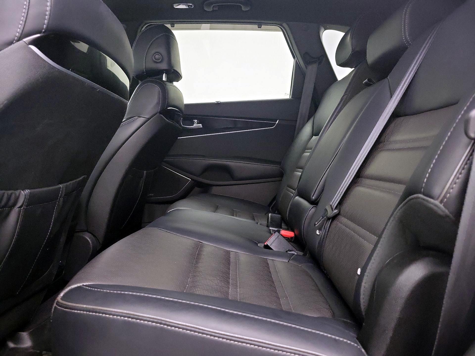 Thumbnail: 2017 Kia Sorento - 19