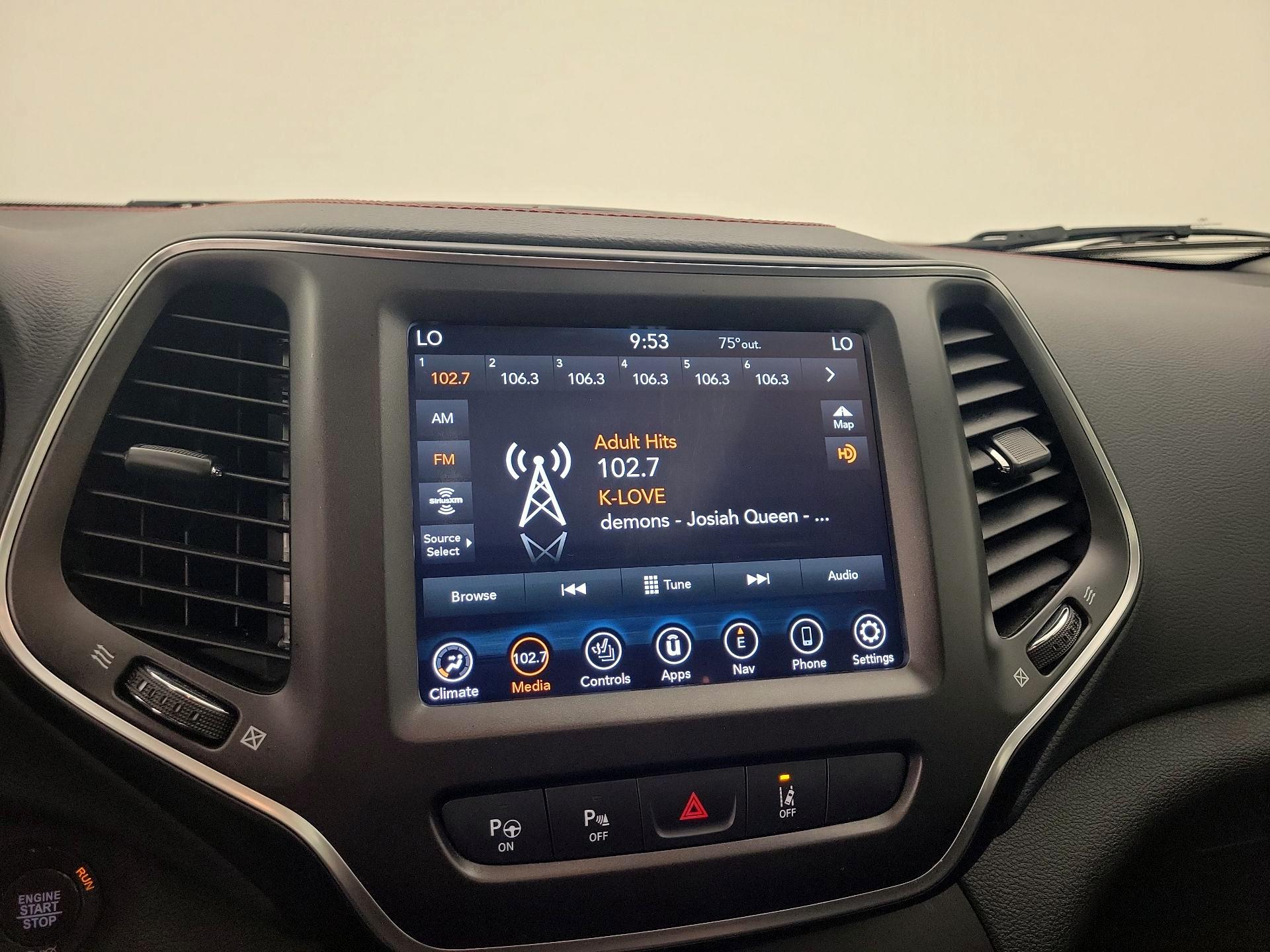 Thumbnail: 2021 Jeep Cherokee - 16