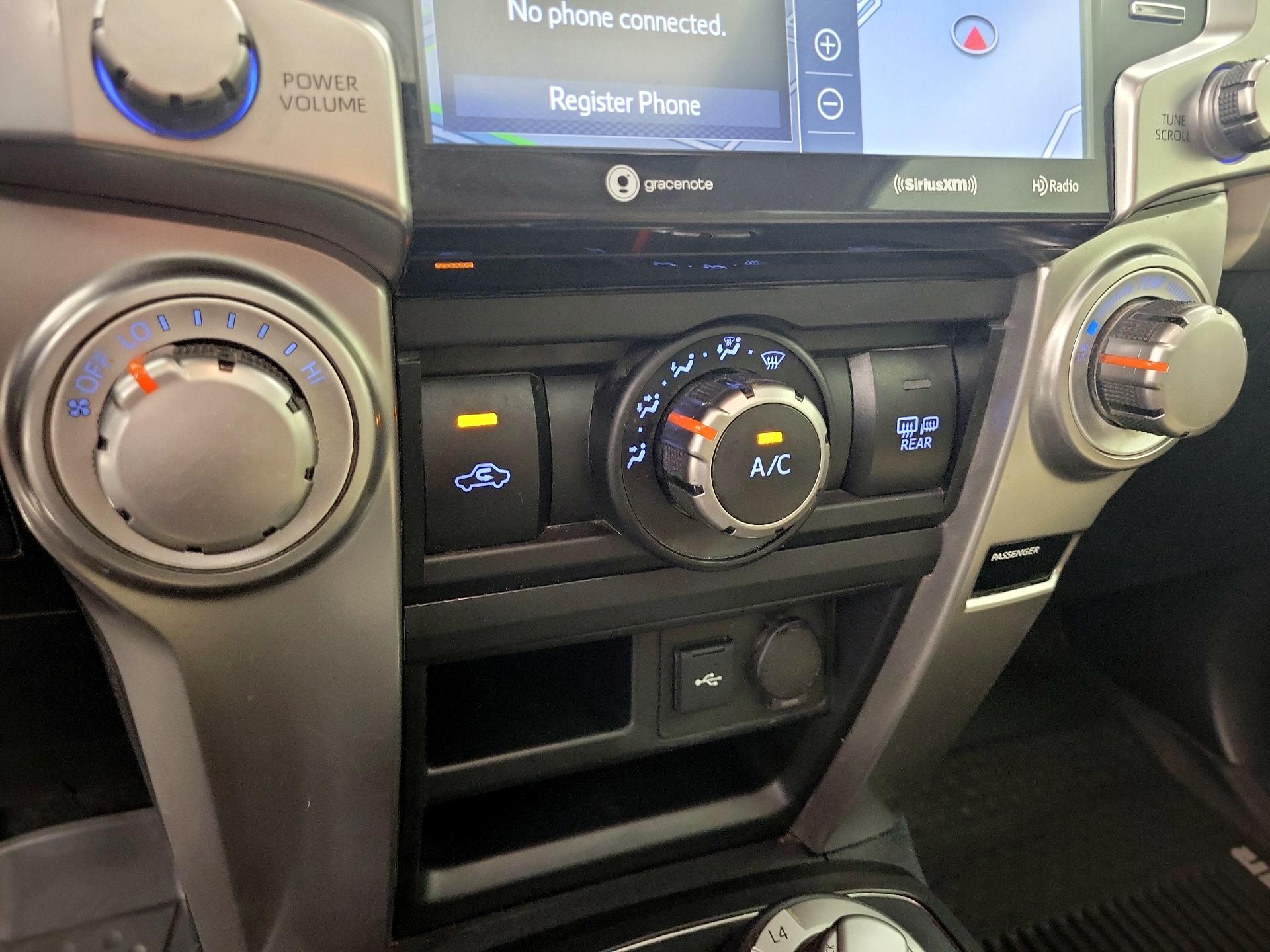 Thumbnail: 2020 Toyota 4Runner - 17