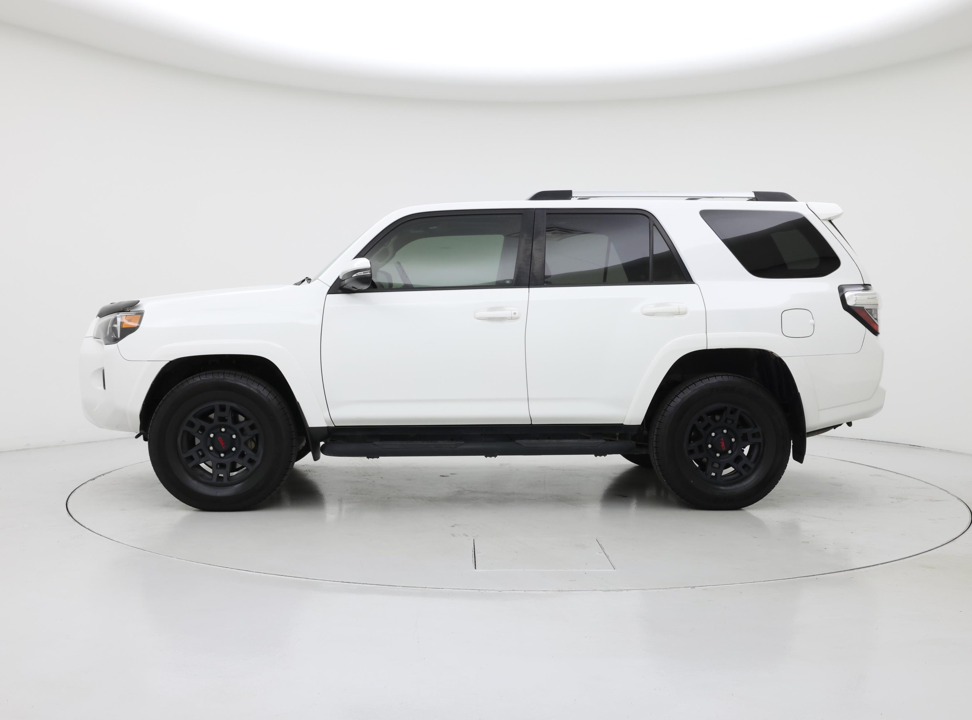Thumbnail: 2020 Toyota 4Runner - 3