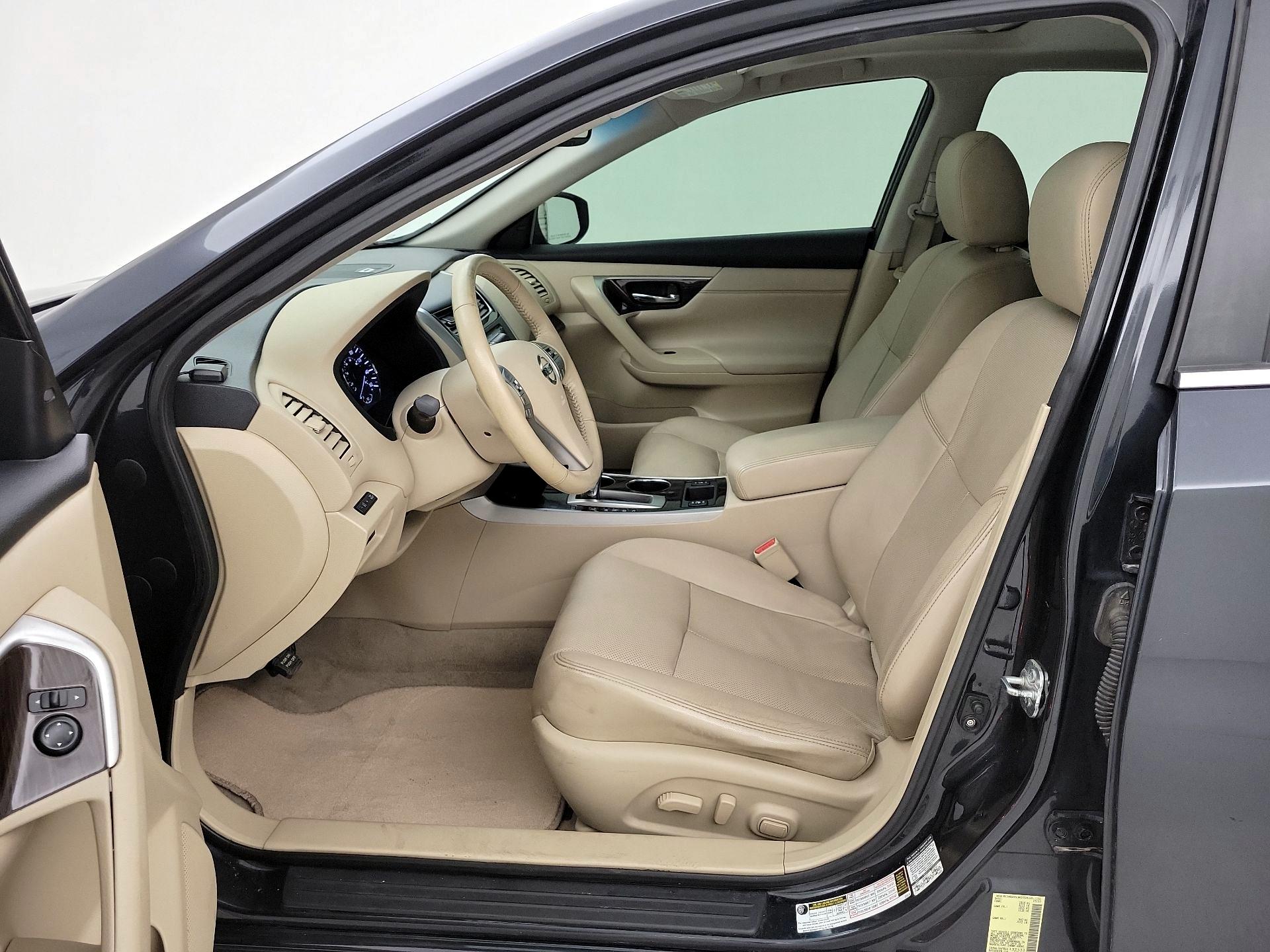 Thumbnail: 2014 Nissan Altima - 11