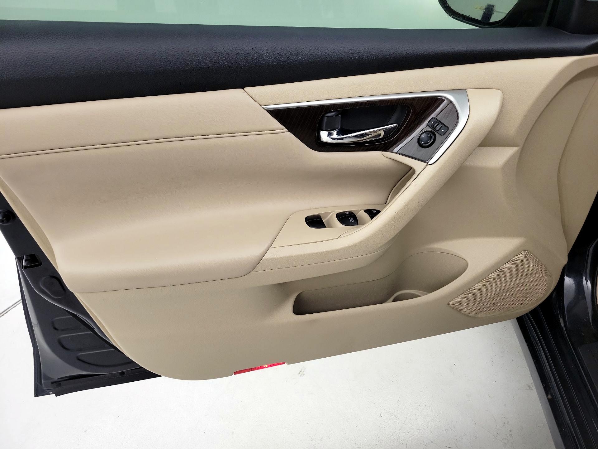 Thumbnail: 2014 Nissan Altima - 12