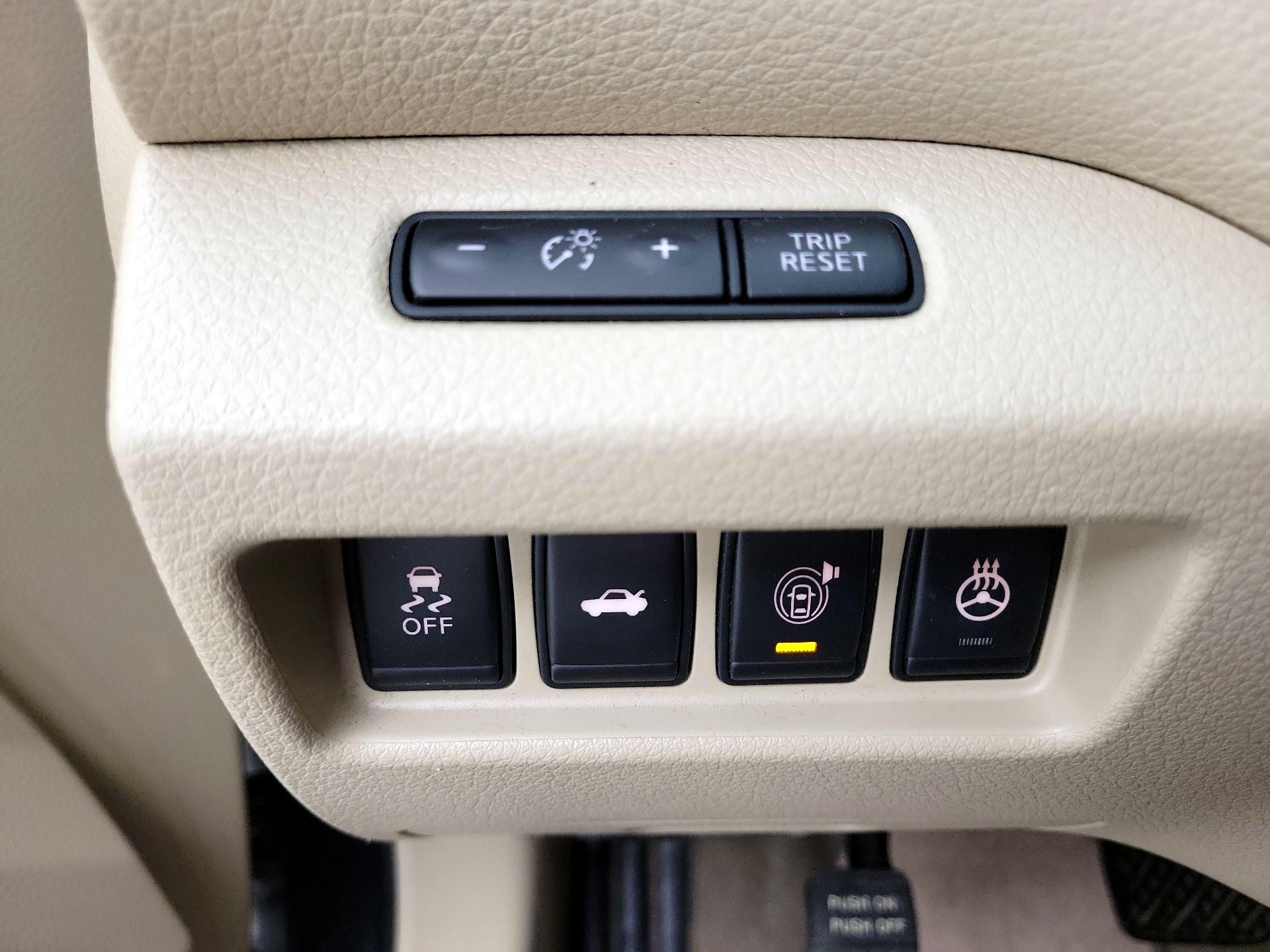 Thumbnail: 2014 Nissan Altima - 13