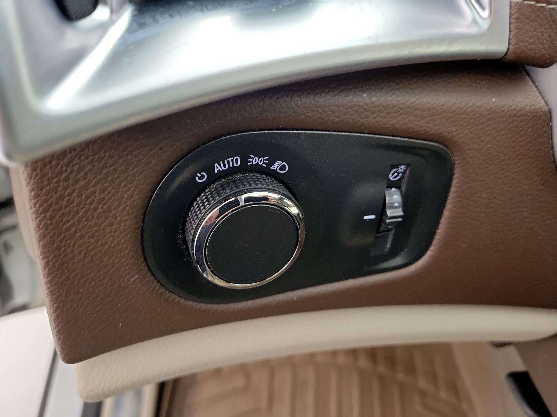 Thumbnail: 2016 Cadillac SRX - 13