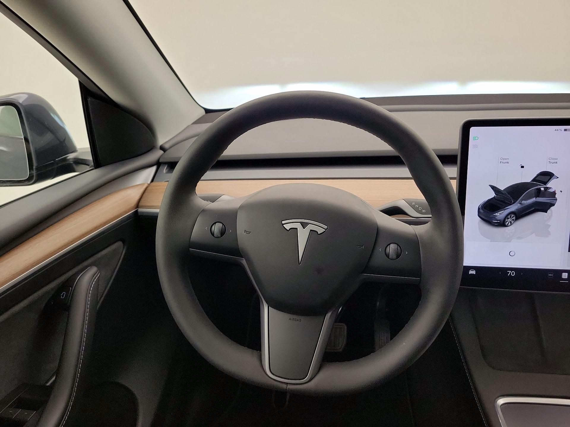 Thumbnail: 2023 Tesla Model Y - 10