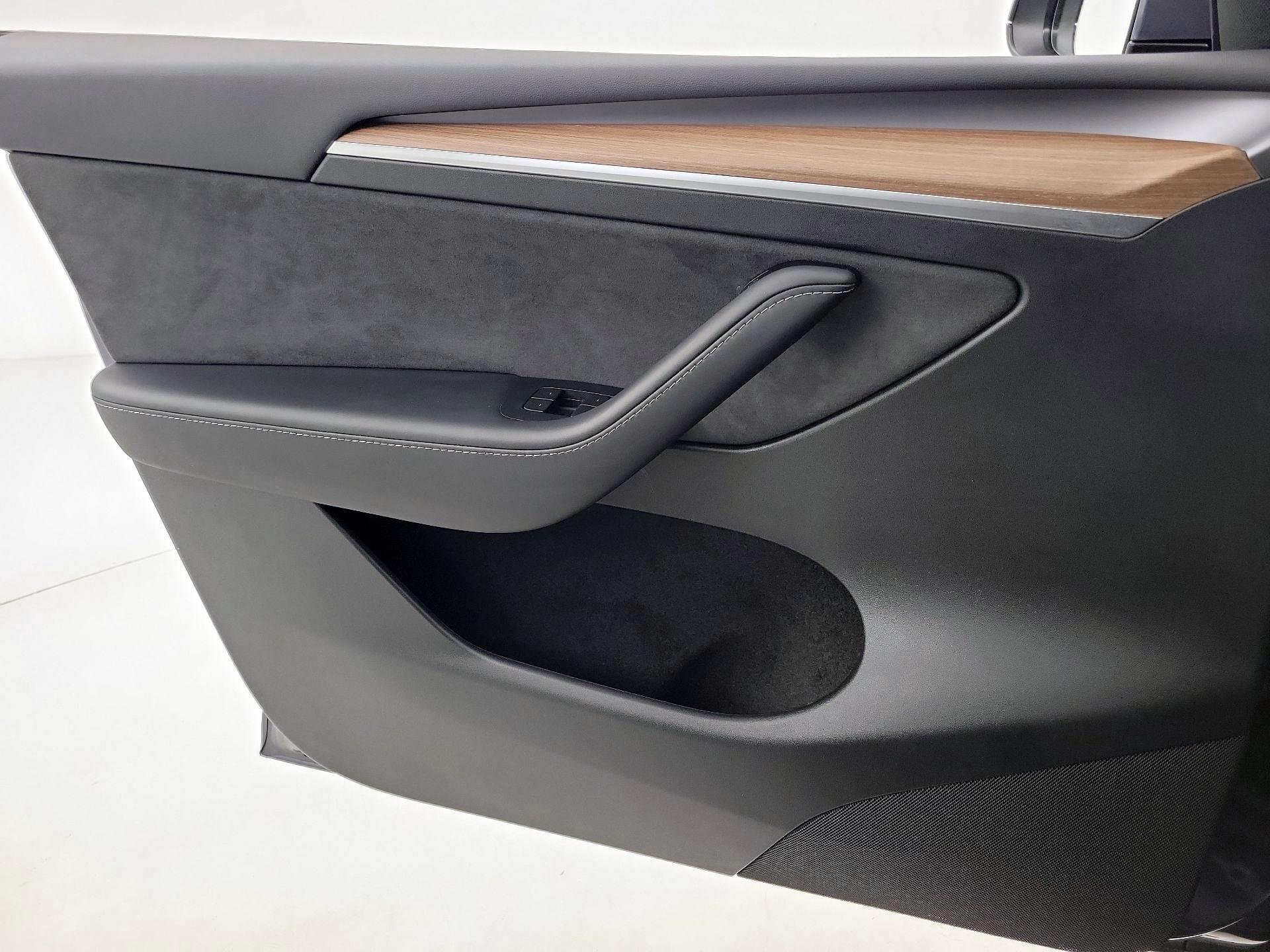 Thumbnail: 2023 Tesla Model Y - 12