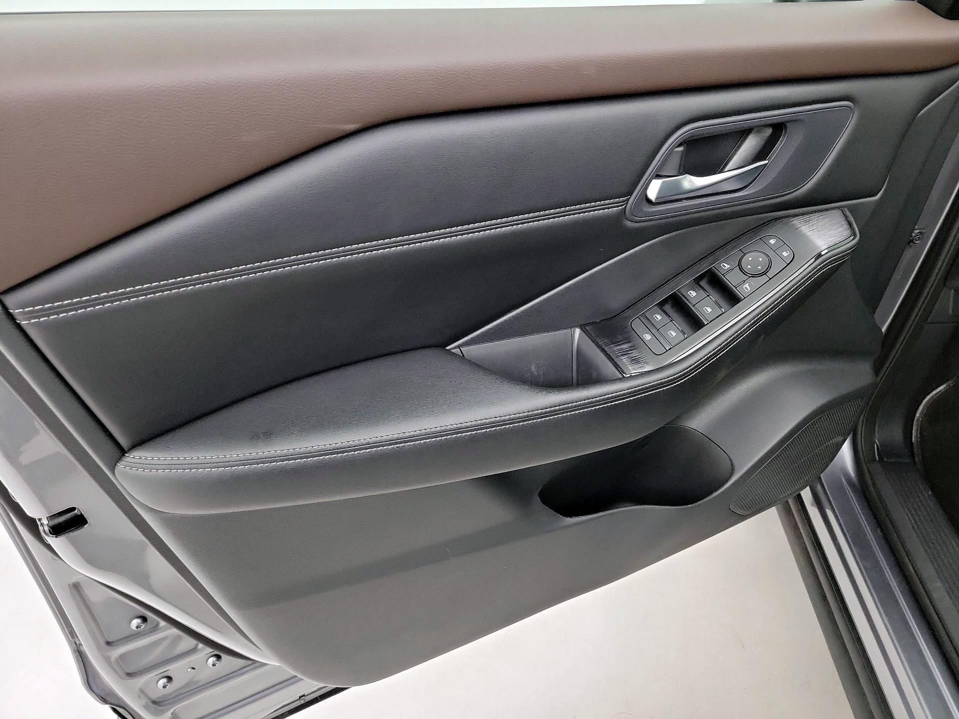 Thumbnail: 2023 Nissan Rogue - 12