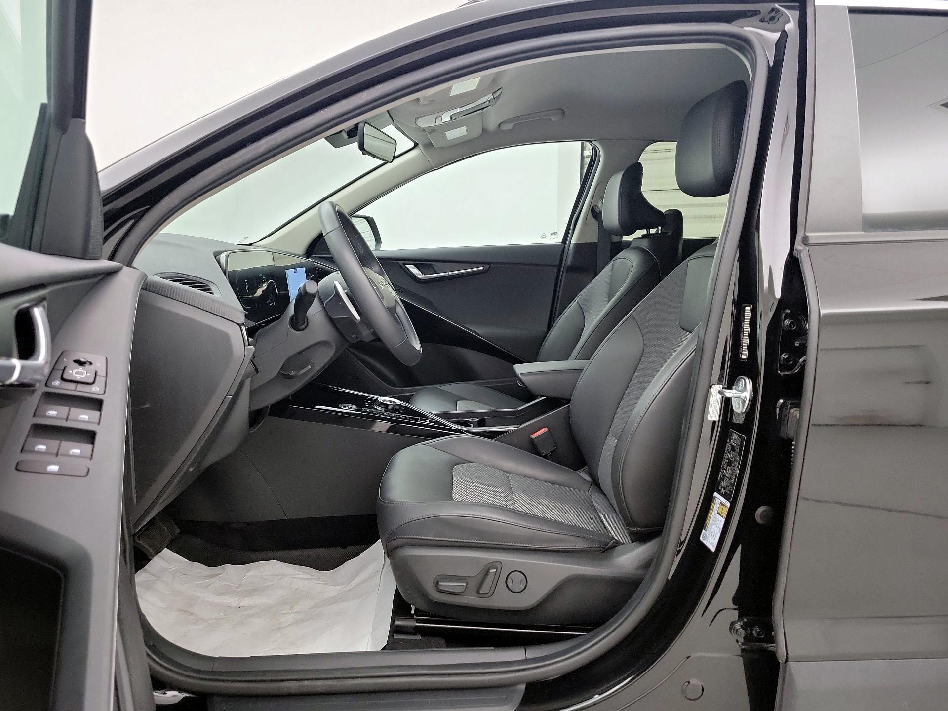 Thumbnail: 2024 Kia Niro - 11