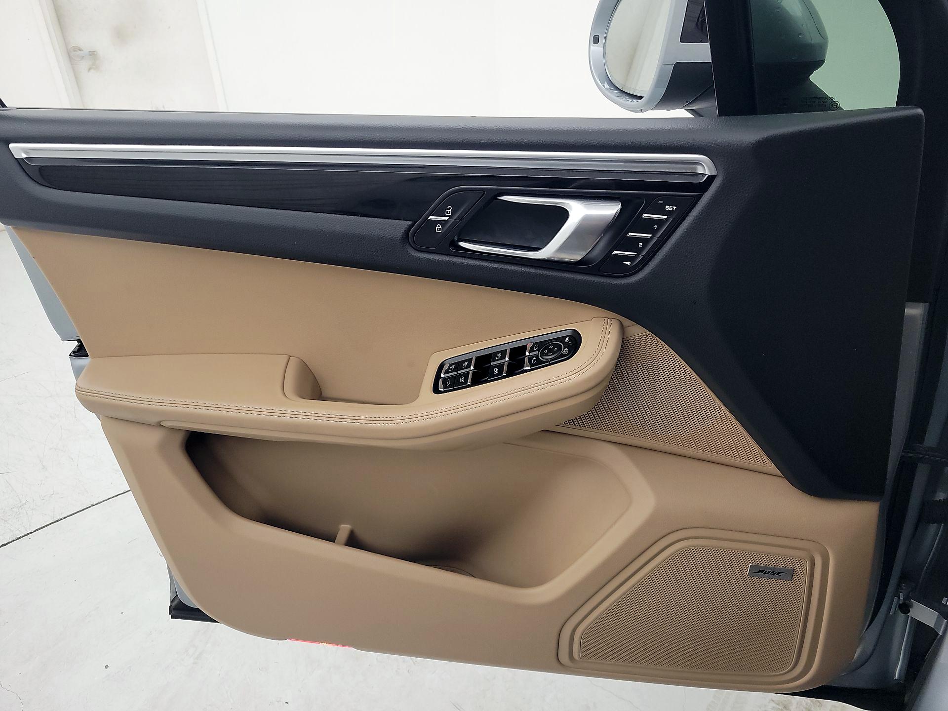 Thumbnail: 2021 Porsche Macan - 12