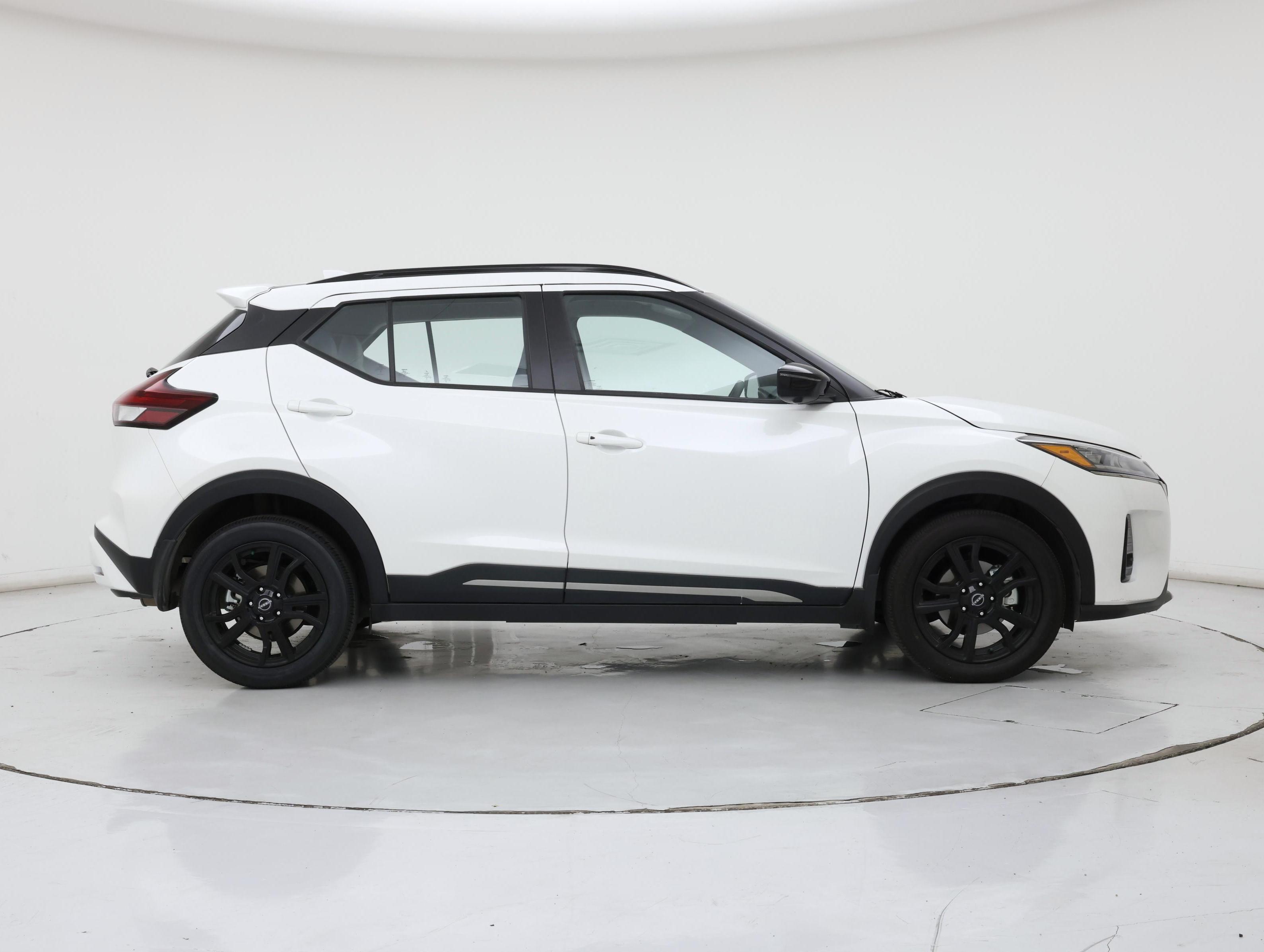 Thumbnail: 2024 Nissan Kicks - 7