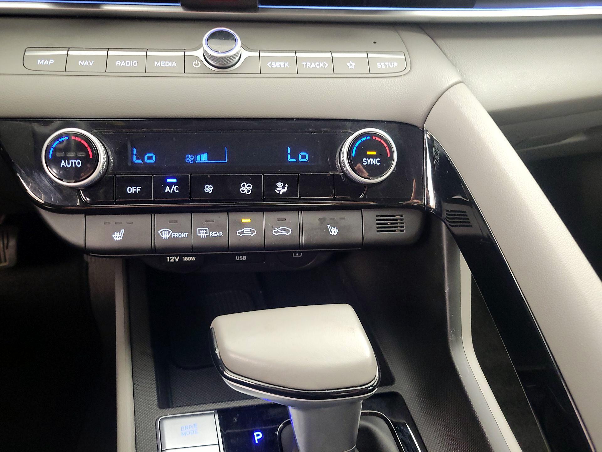 Thumbnail: 2024 Hyundai Elantra - 17